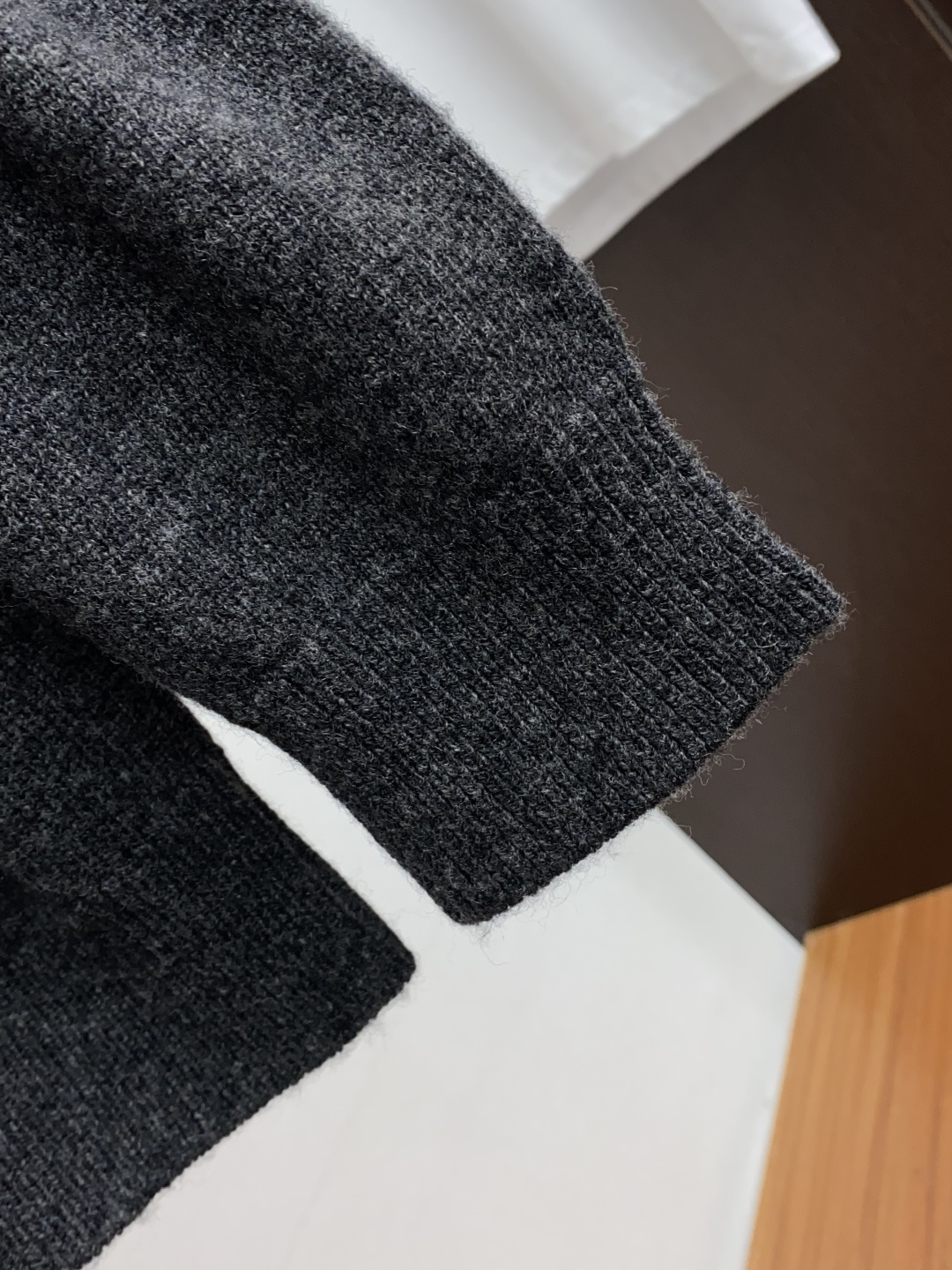 巴宝莉 2025ss秋冬新品时尚休闲打底单穿圆领商务休闲基础高档精纺100%纯羊毛毛衣 舒适保暖！抗起球