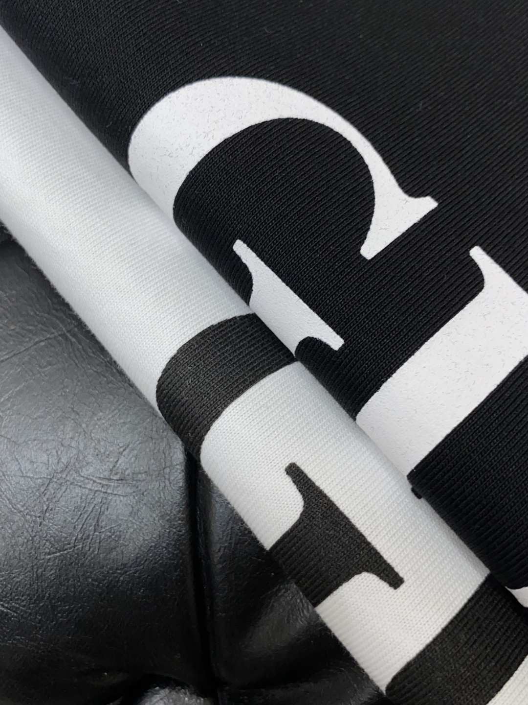 古奇 2025秋冬新品，男士基础款圆领长袖T恤打底衫！贸易公司渠道稀出，同步GW发售，选用客供进口26S