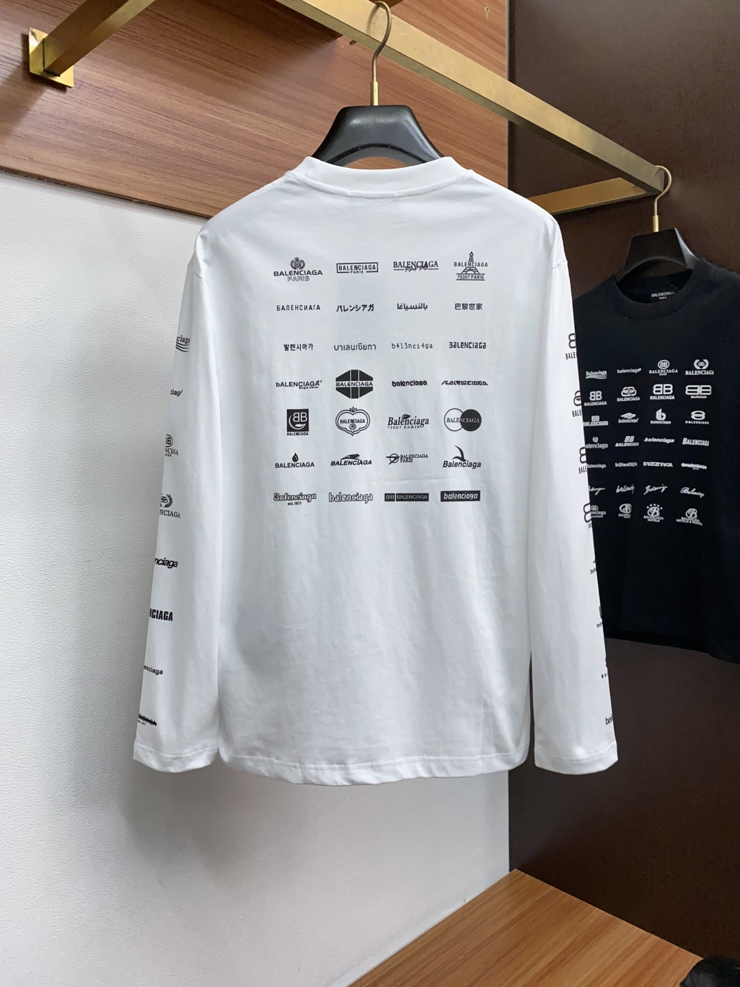 巴黎世家 2025秋冬新品，男士基础款圆领长袖T恤打底衫！贸易公司渠道稀出，同步GW发售，选用客供进口2