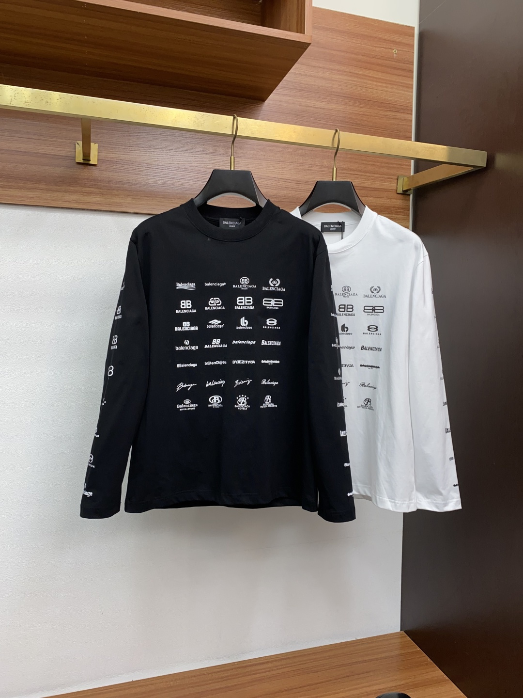 巴黎世家 2025秋冬新品，男士基础款圆领长袖T恤打底衫！贸易公司渠道稀出，同步GW发售，选用客供进口2