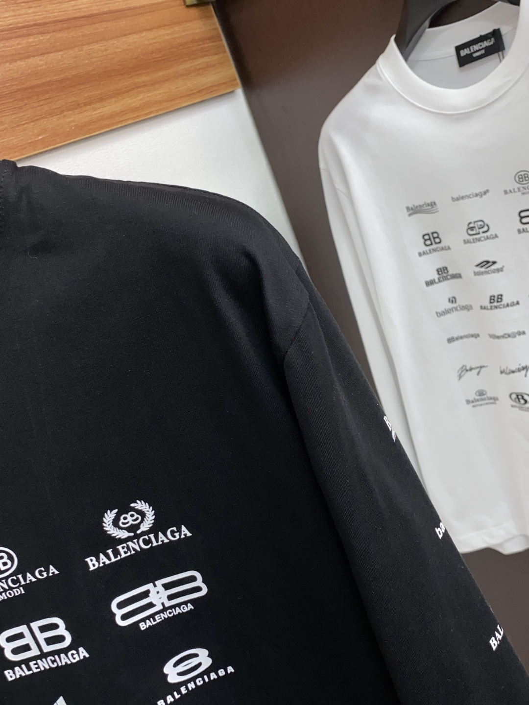 巴黎世家 2025秋冬新品，男士基础款圆领长袖T恤打底衫！贸易公司渠道稀出，同步GW发售，选用客供进口2