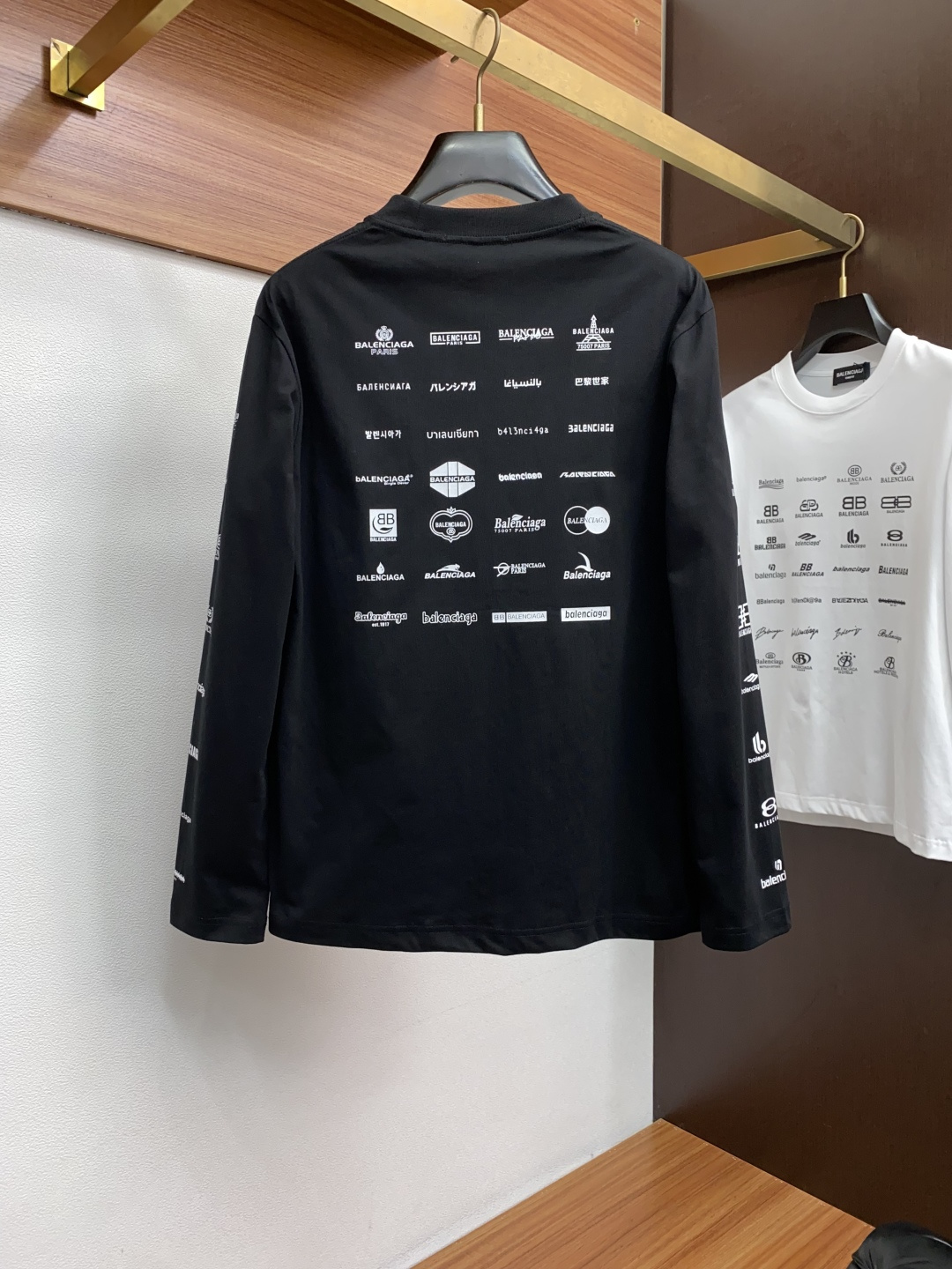 巴黎世家 2025秋冬新品，男士基础款圆领长袖T恤打底衫！贸易公司渠道稀出，同步GW发售，选用客供进口2