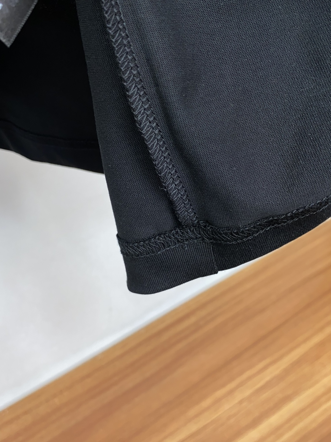 巴黎世家 2025秋冬新品，男士基础款圆领长袖T恤打底衫！贸易公司渠道稀出，同步GW发售，选用客供进口2