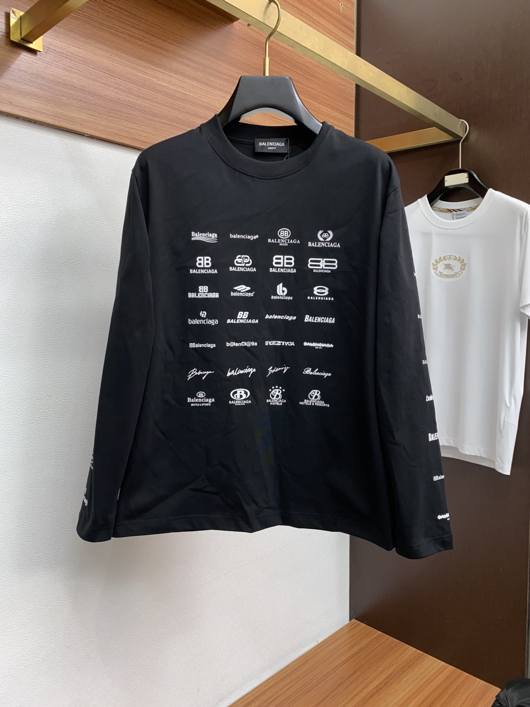 巴黎世家 2025秋冬新品，男士基础款圆领长袖T恤打底衫！贸易公司渠道稀出，同步GW发售，选用客供进口2