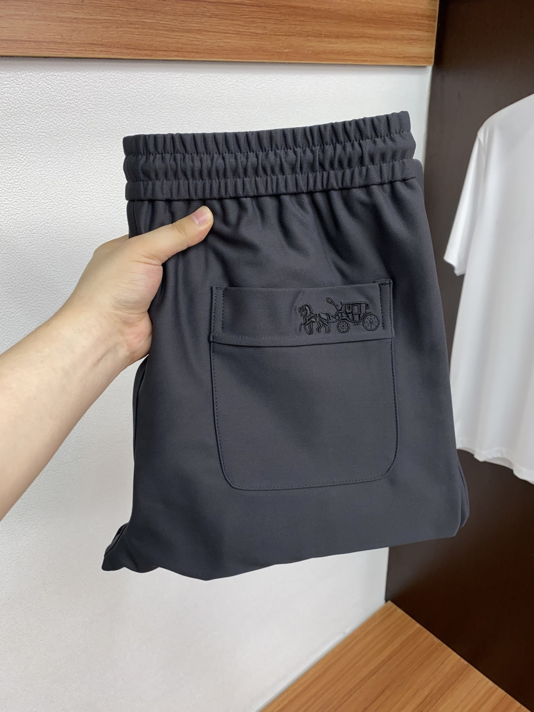 寇驰 专供新款休闲裤 高端版本！专柜定制面料 舒适度高，前幅精致刺绣 细节无可挑剔，品牌元素设计理念，体