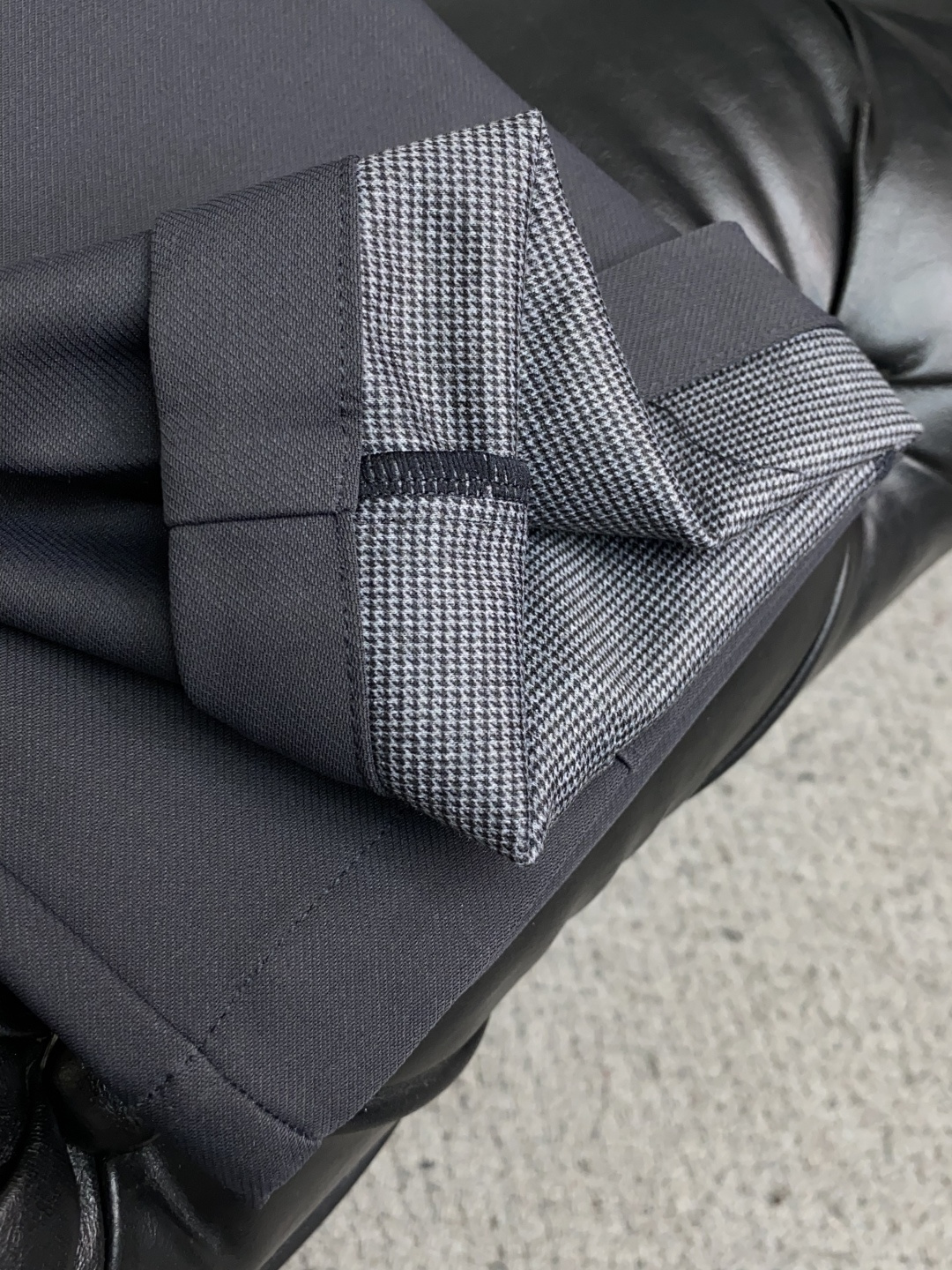 寇驰 专供新款休闲裤 高端版本！专柜定制面料 舒适度高，前幅精致刺绣 细节无可挑剔，品牌元素设计理念，体