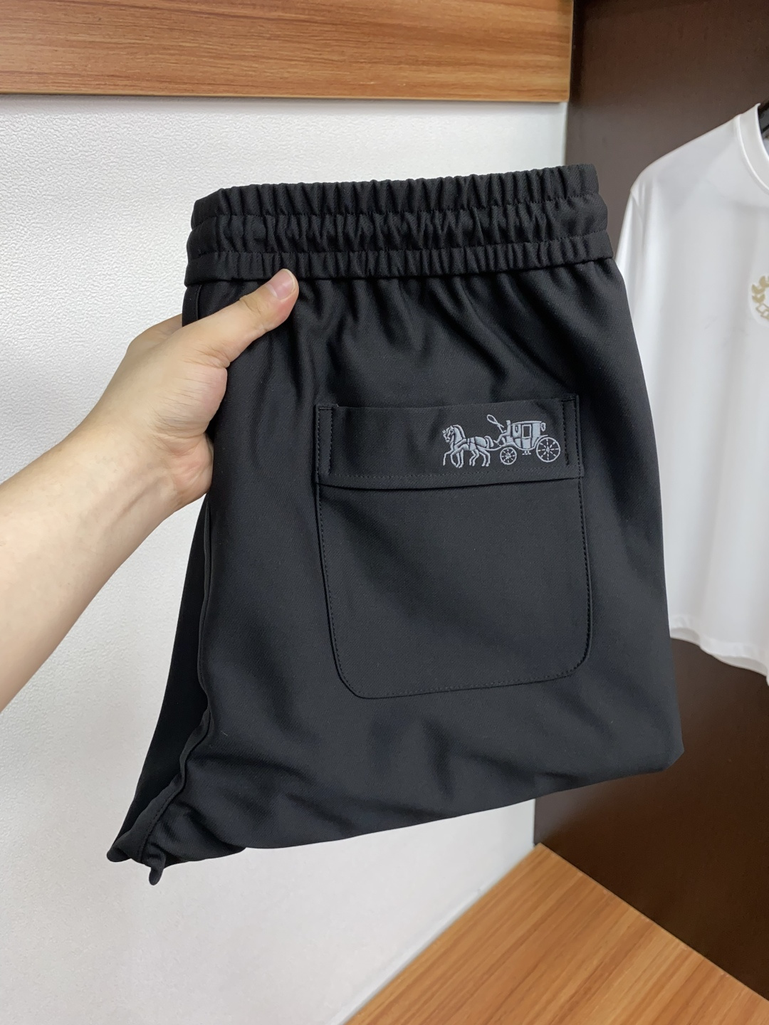 寇驰 专供新款休闲裤 高端版本！专柜定制面料 舒适度高，前幅精致刺绣 细节无可挑剔，品牌元素设计理念，体