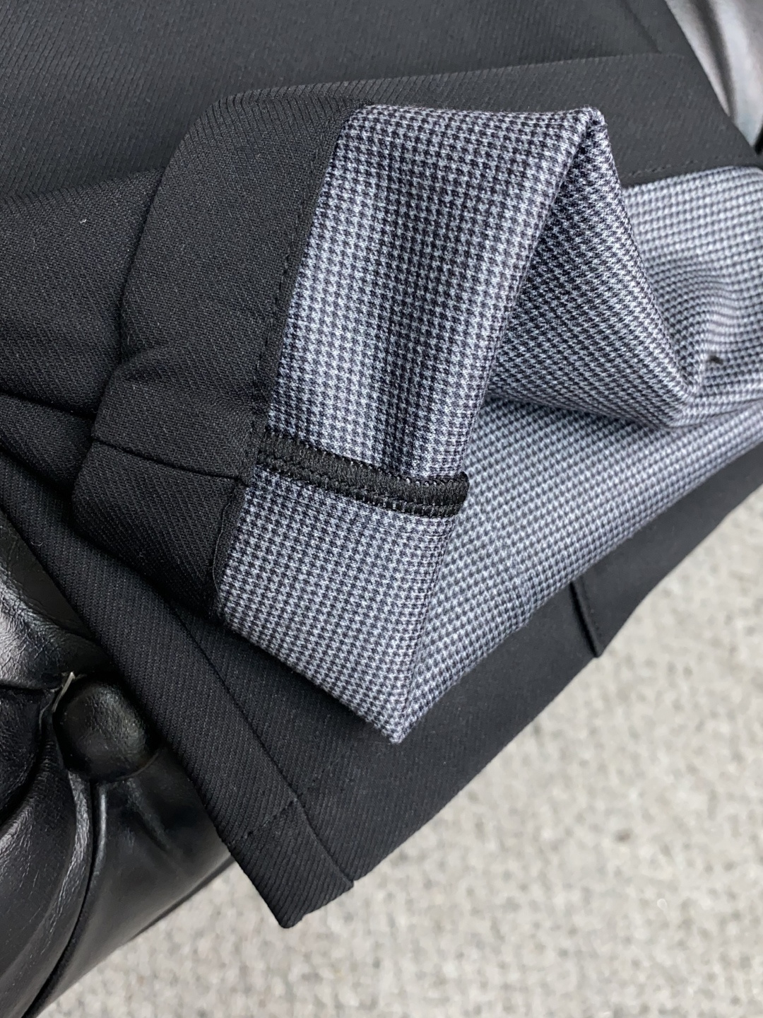 寇驰 专供新款休闲裤 高端版本！专柜定制面料 舒适度高，前幅精致刺绣 细节无可挑剔，品牌元素设计理念，体