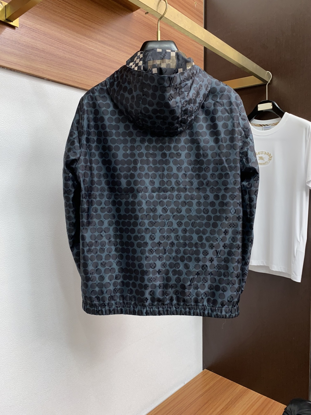 1v 路易威登 25ss早秋【新品夹克外套爆款 秋冬专柜新款休闲时尚夹克外套！超前卫设计风格 细腻舒适 