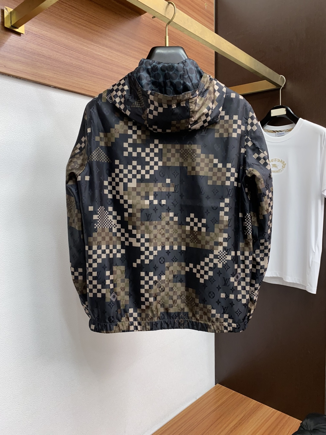 1v 路易威登 25ss早秋【新品夹克外套爆款 秋冬专柜新款休闲时尚夹克外套！超前卫设计风格 细腻舒适 