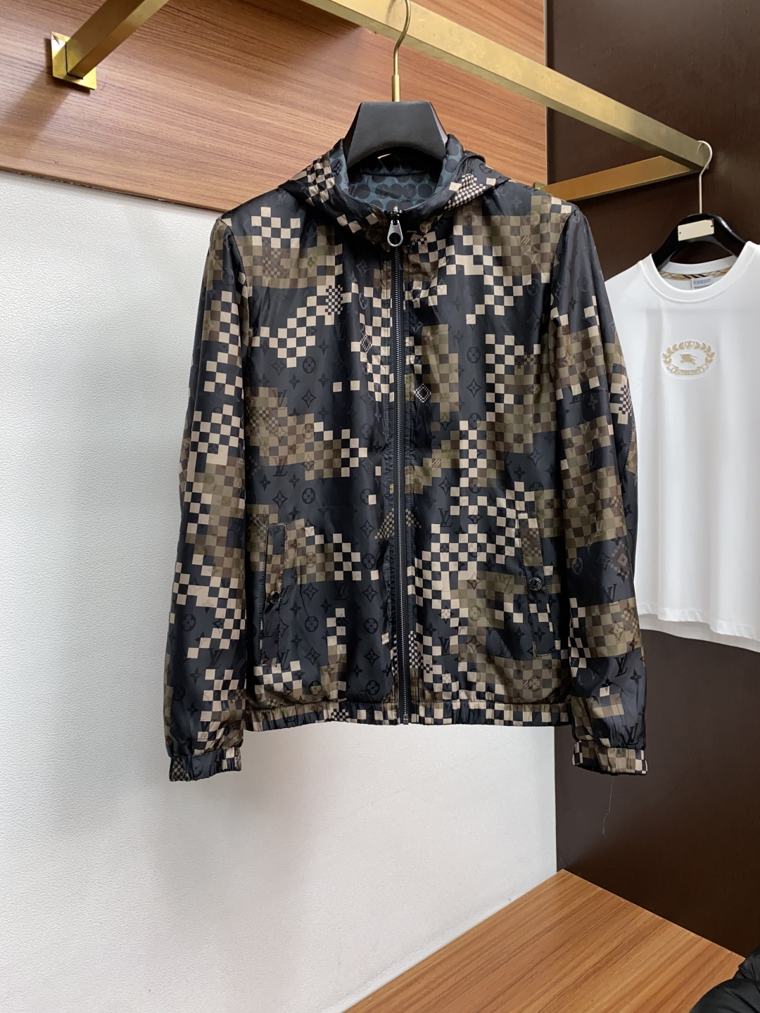 1v 路易威登 25ss早秋【新品夹克外套爆款 秋冬专柜新款休闲时尚夹克外套！超前卫设计风格 细腻舒适 