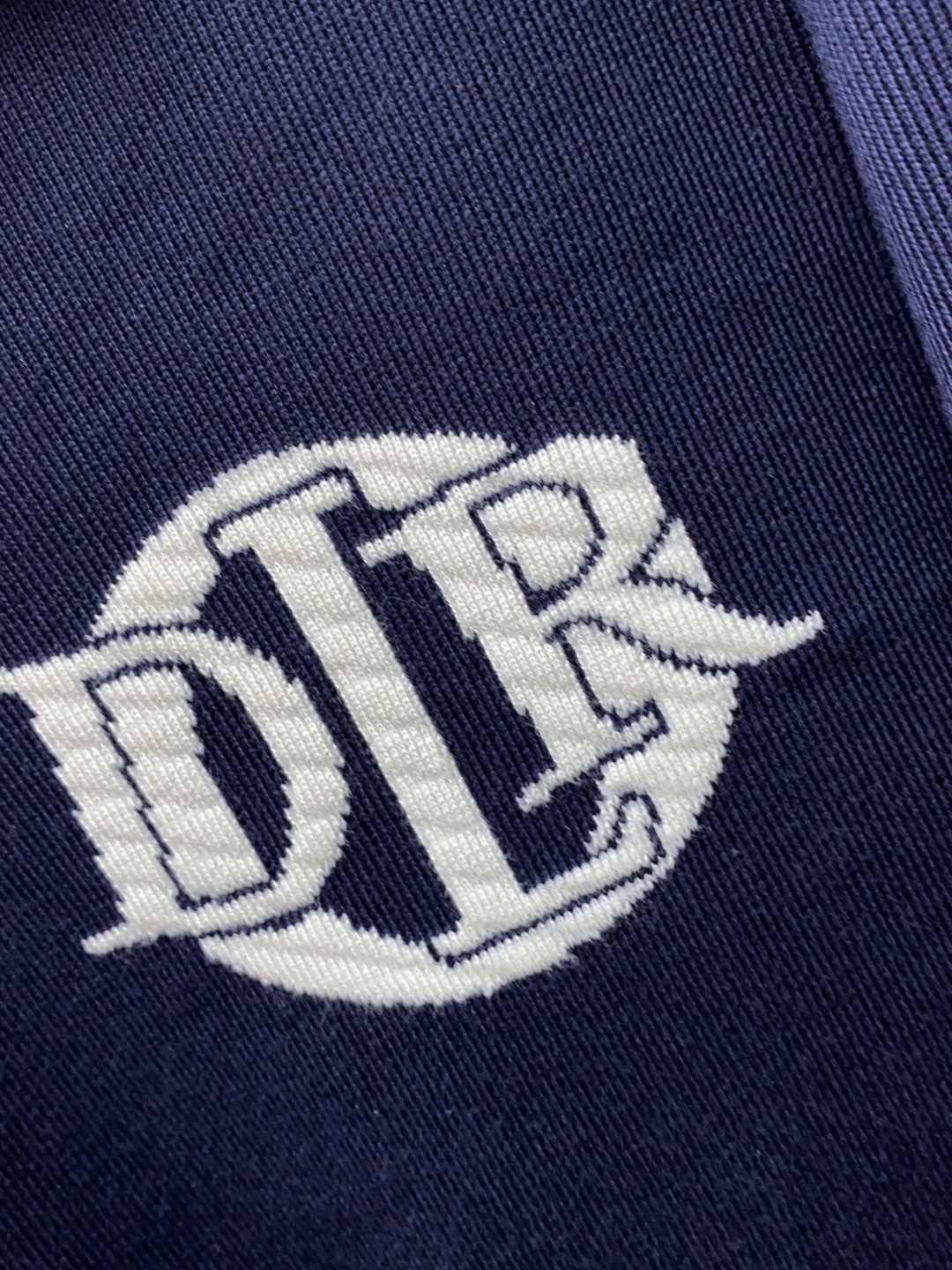 迪奥 25ss最新品 针织夹克外套，设计帅气有型！百搭必备单品，时尚潮牌， 轻松营造酷帅氛围感 ，高级感