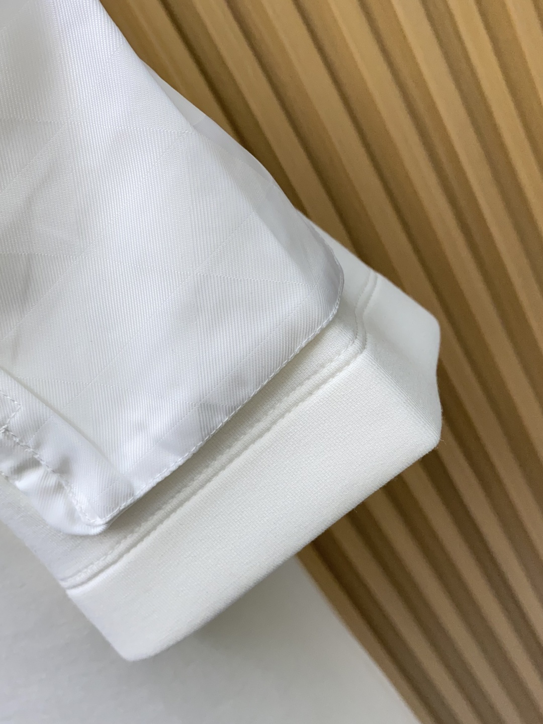 普拉达 家族男士高端简约圆领加厚空气棉短袖 ，香港洋行渠道货，纯正血统品质，25年秋冬 新款，经典王牌系