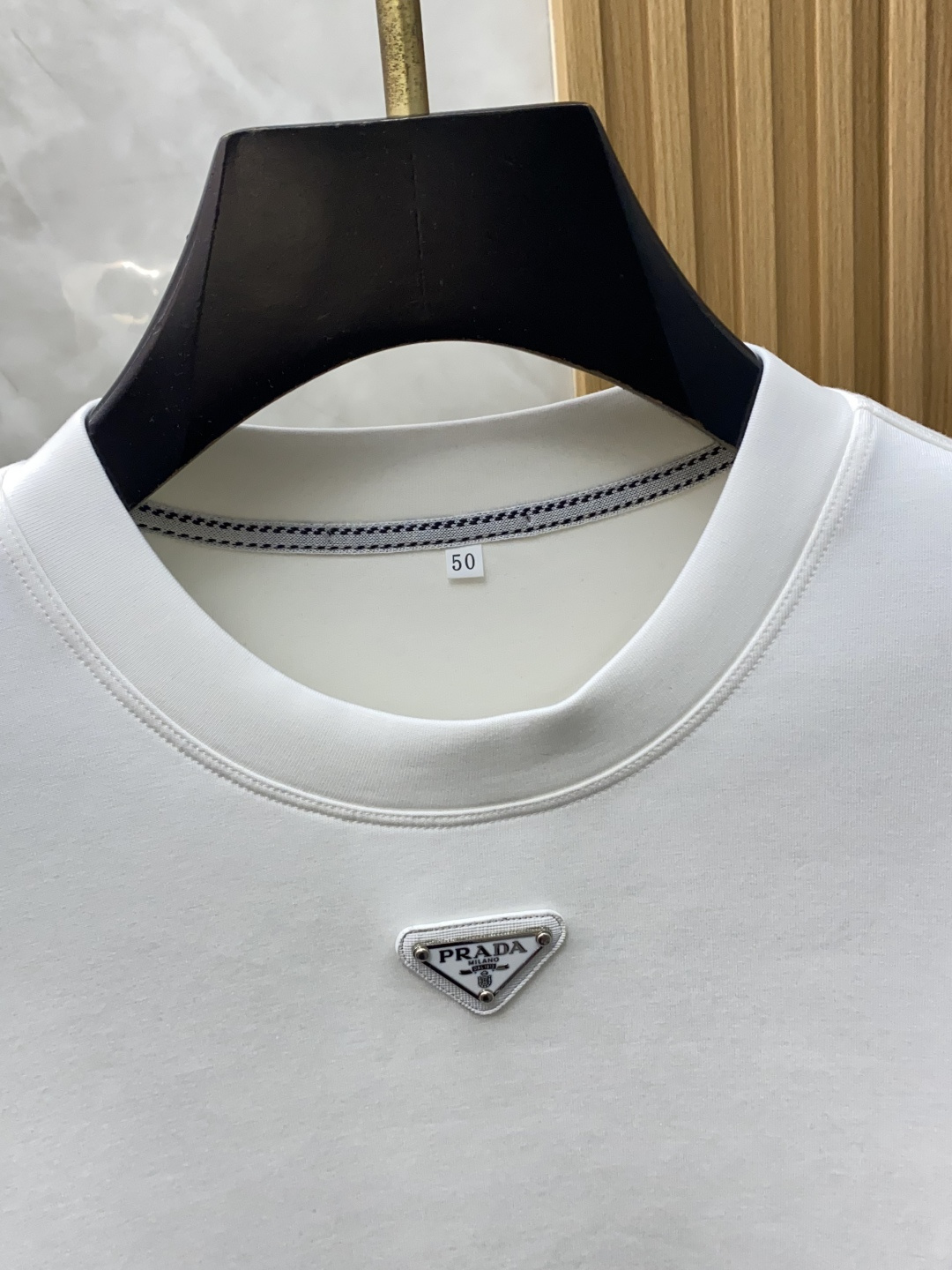 普拉达 家族男士高端简约圆领加厚空气棉短袖 ，香港洋行渠道货，纯正血统品质，25年秋冬 新款，经典王牌系