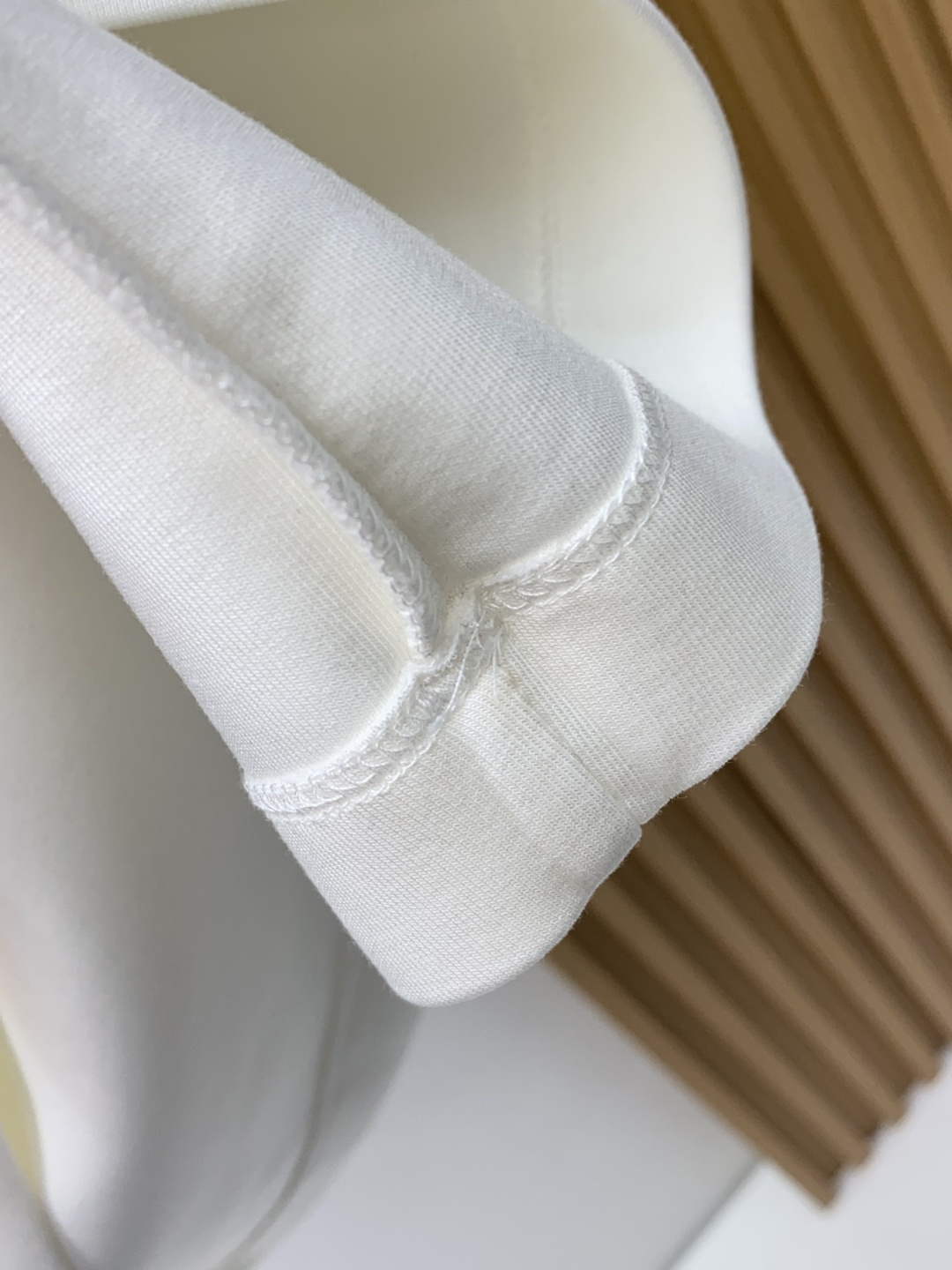 普拉达 家族男士高端简约圆领加厚空气棉短袖 ，香港洋行渠道货，纯正血统品质，25年秋冬 新款，经典王牌系