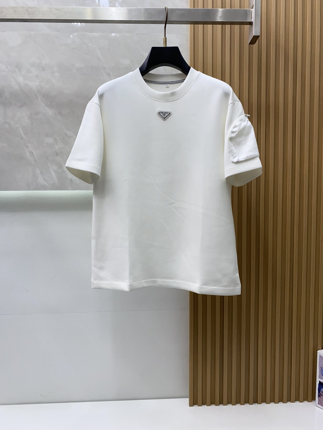 普拉达 家族男士高端简约圆领加厚空气棉短袖 ，香港洋行渠道货，纯正血统品质，25年秋冬 新款，经典王牌系