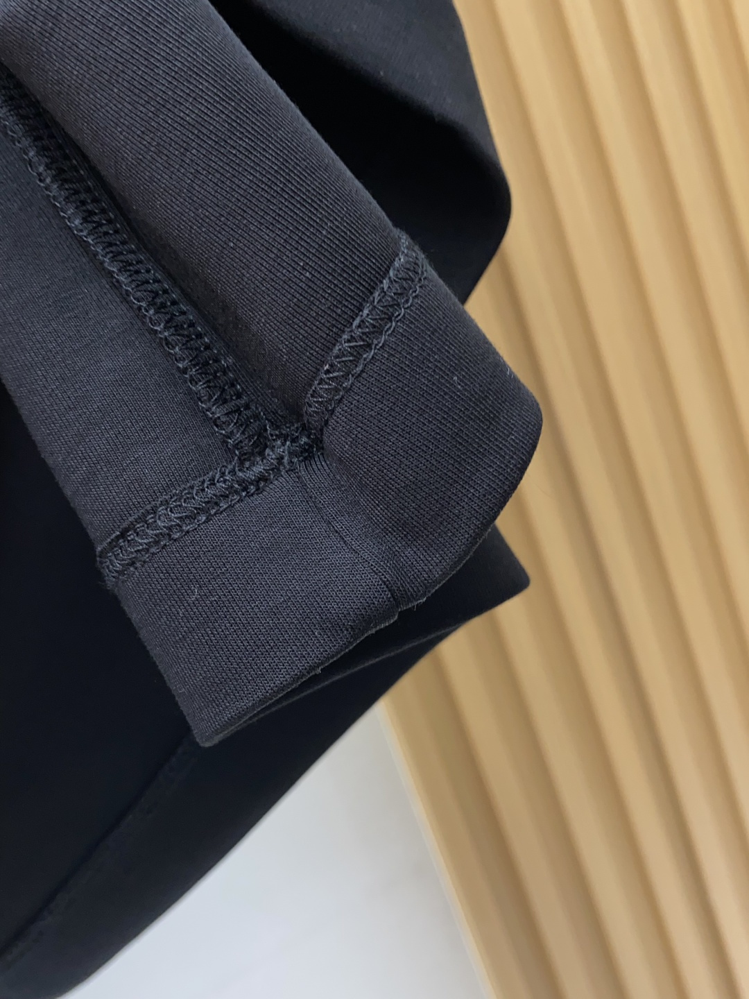 普拉达 家族男士高端简约圆领加厚空气棉短袖 ，香港洋行渠道货，纯正血统品质，25年秋冬 新款，经典王牌系