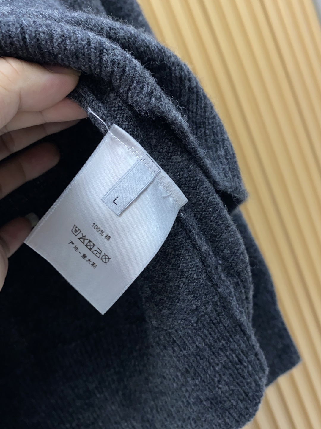 迪奥 2025ss秋冬新品时尚休闲打底单穿圆领商务休闲基础高档精纺100%纯羊毛毛衣 舒适保暖！抗起球👍
