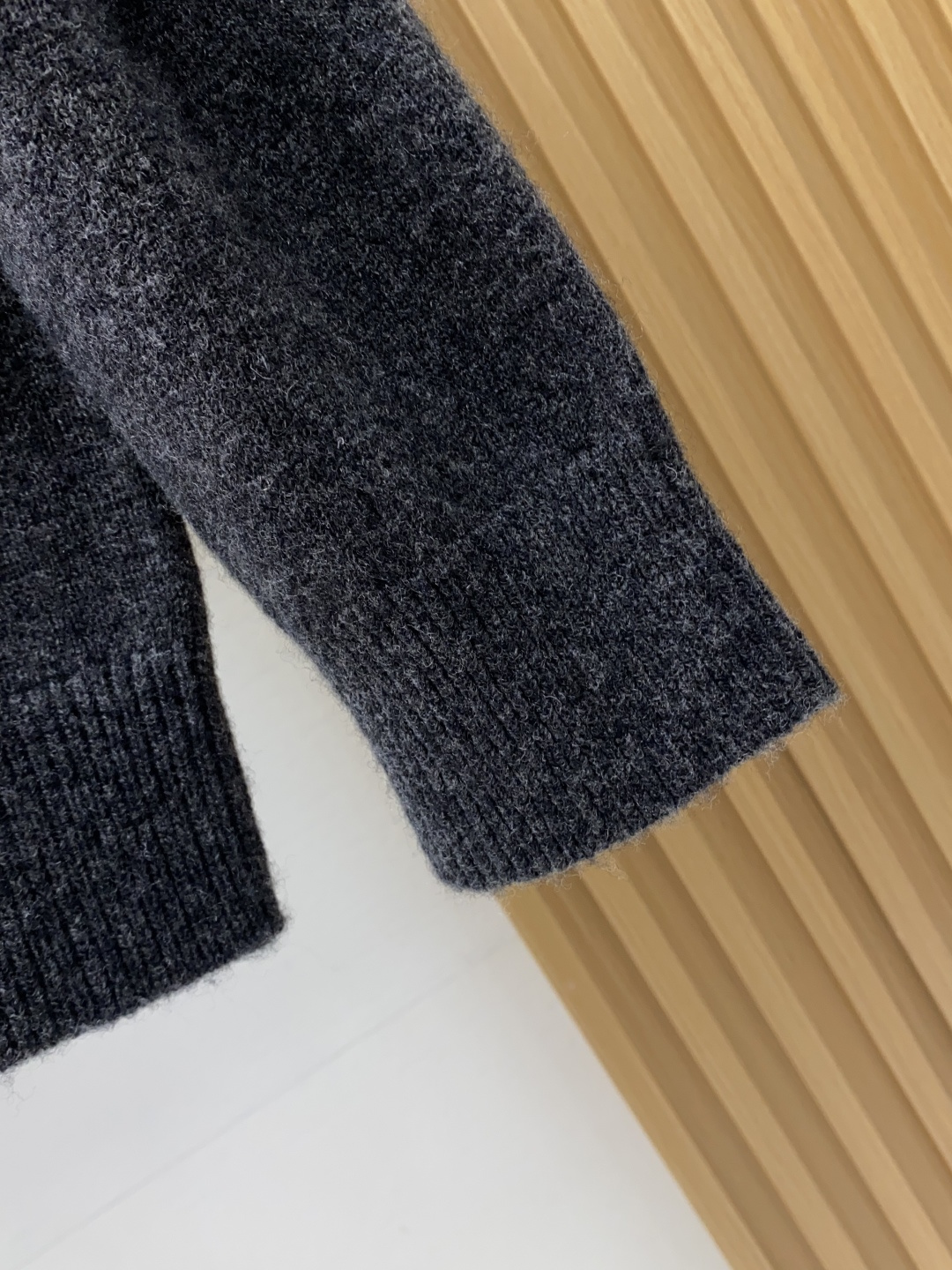 迪奥 2025ss秋冬新品时尚休闲打底单穿圆领商务休闲基础高档精纺100%纯羊毛毛衣 舒适保暖！抗起球👍