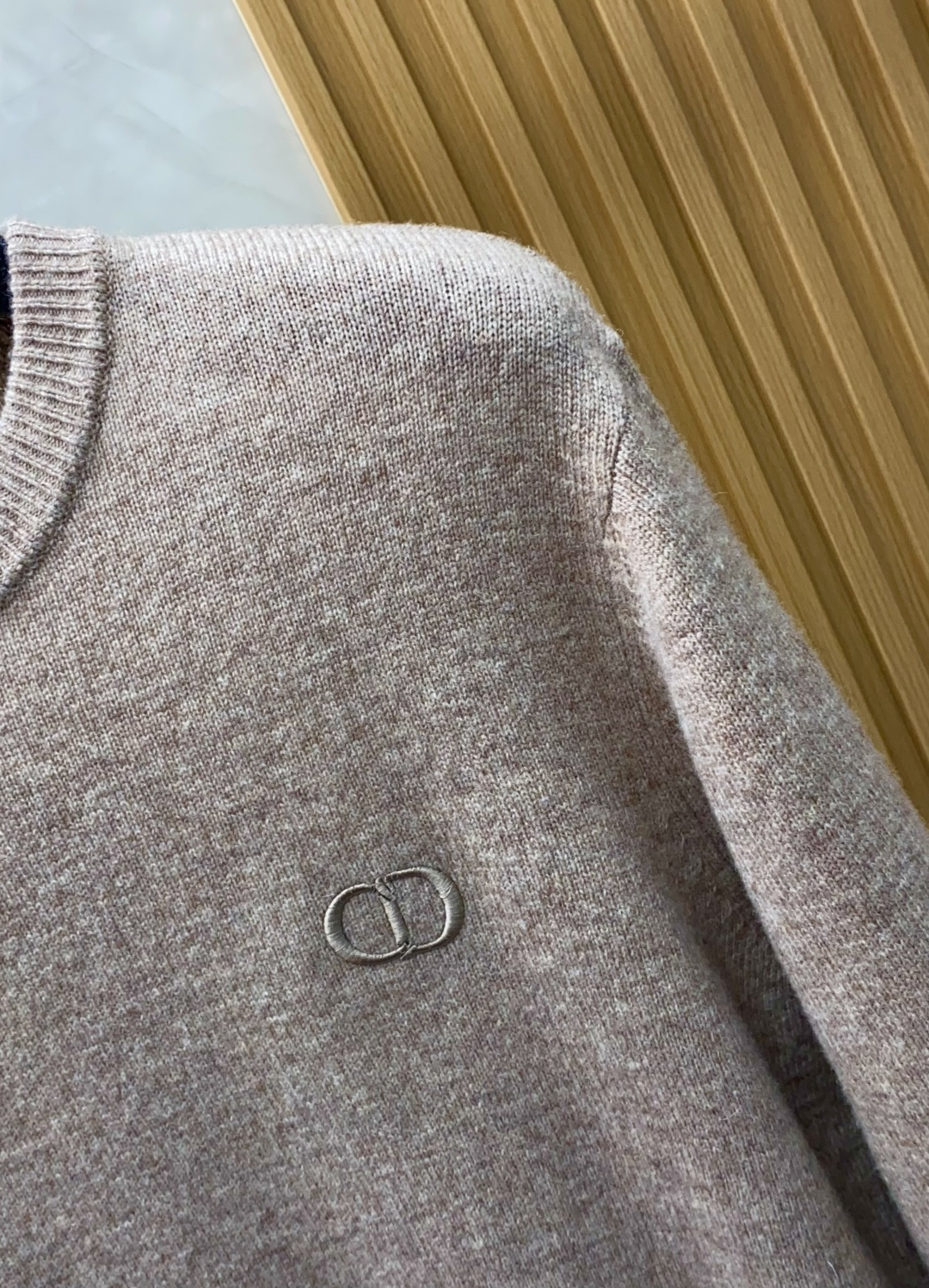 迪奥 2025ss秋冬新品时尚休闲打底单穿圆领商务休闲基础高档精纺100%纯羊毛毛衣 舒适保暖！抗起球👍