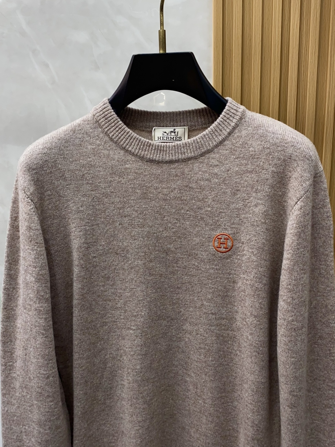 爱马仕 2025ss秋冬新品时尚休闲打底单穿圆领商务休闲基础高档精纺100%纯羊毛毛衣 舒适保暖！抗起球