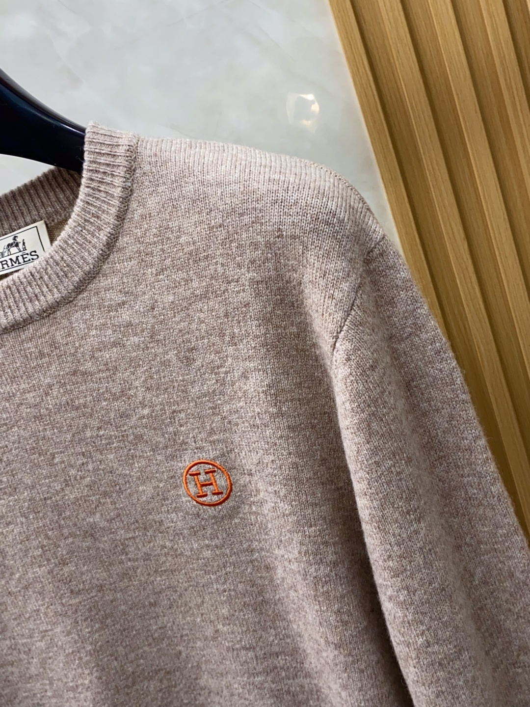 爱马仕 2025ss秋冬新品时尚休闲打底单穿圆领商务休闲基础高档精纺100%纯羊毛毛衣 舒适保暖！抗起球