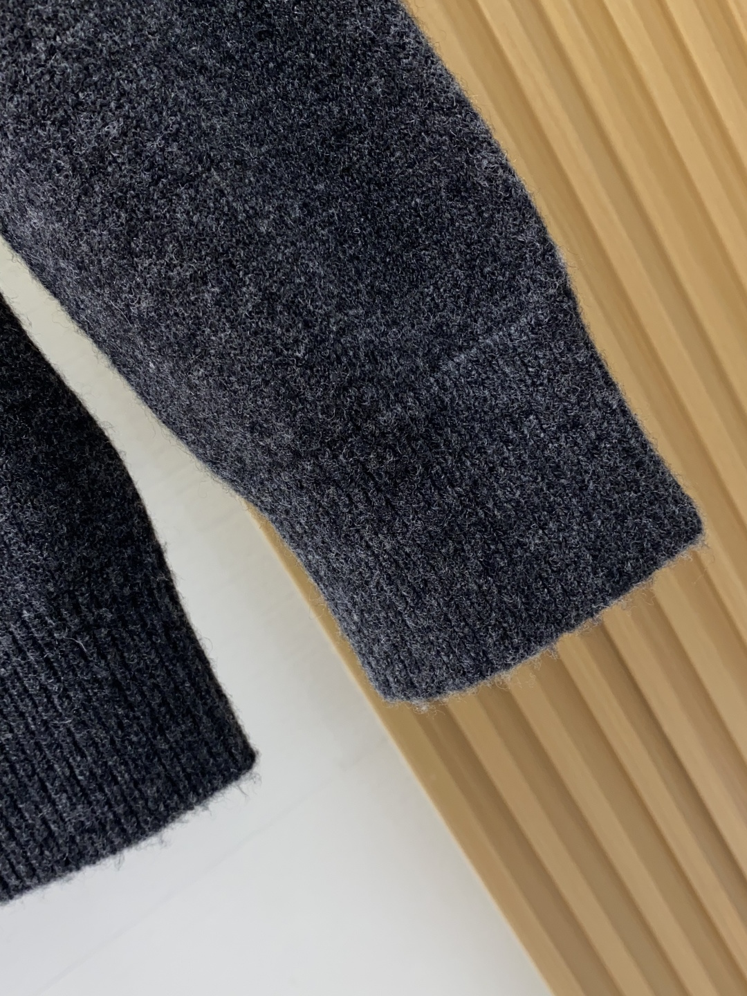 蒙口 2025ss秋冬新品时尚休闲打底单穿圆领商务休闲基础高档精纺100%纯羊毛毛衣 舒适保暖！抗起球👍