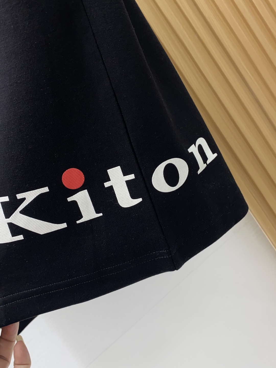 kiton 家族男士高端简约圆领加厚空气棉短袖 ，香港洋行渠道货，纯正血统品质，25年秋冬 新款，经典王
