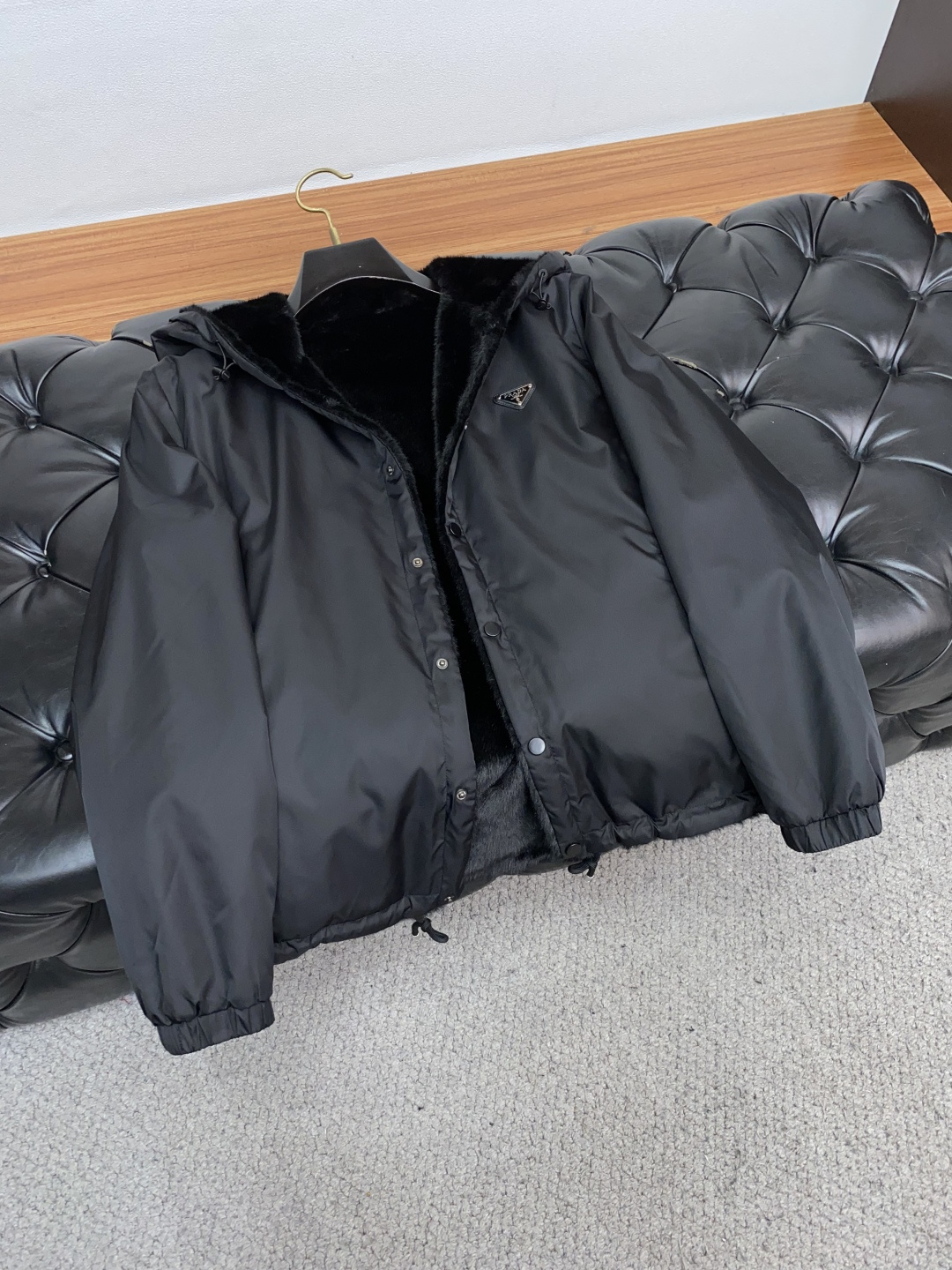 普拉达 25ss最新品 双面夹克外套，设计帅气有型！百搭必备单品，时尚潮牌， 轻松营造酷帅氛围感 ，高级