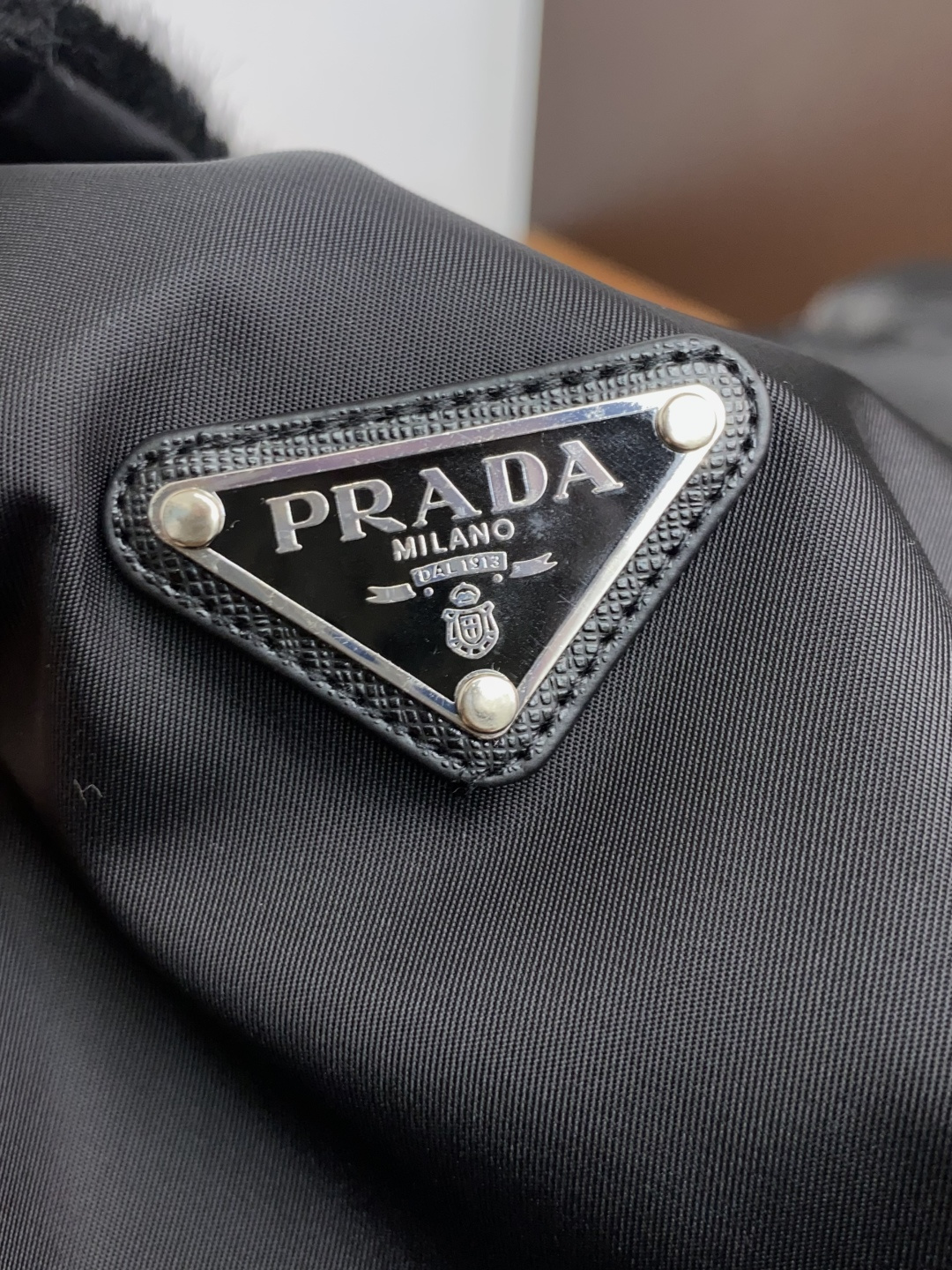 普拉达 25ss最新品 双面夹克外套，设计帅气有型！百搭必备单品，时尚潮牌， 轻松营造酷帅氛围感 ，高级