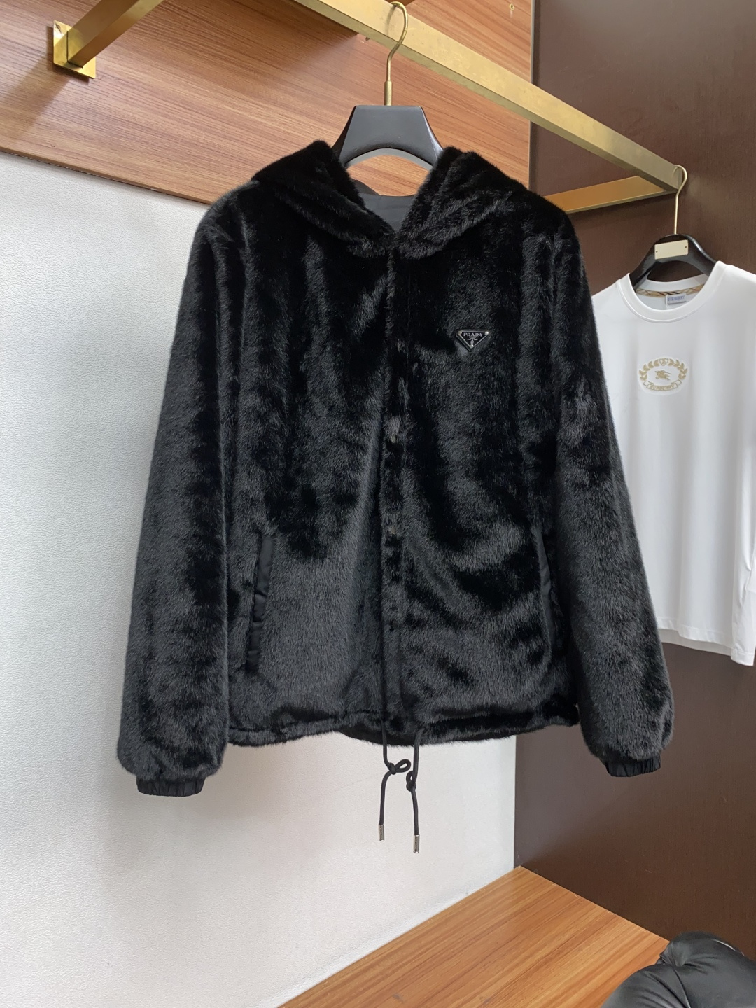 普拉达 25ss最新品 双面夹克外套，设计帅气有型！百搭必备单品，时尚潮牌， 轻松营造酷帅氛围感 ，高级