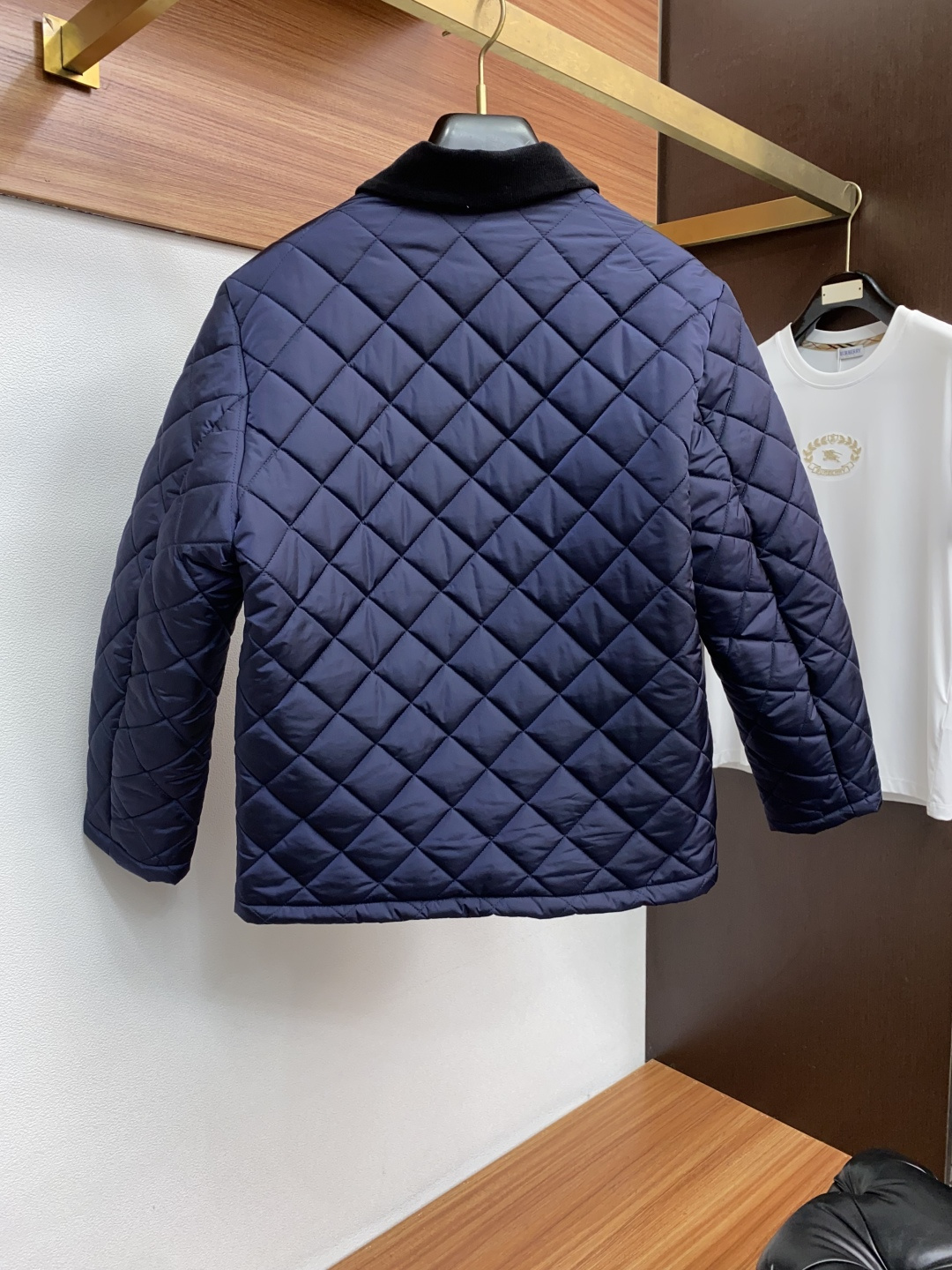 普拉达 25ss最新品 翻领夹克外套，设计帅气有型！百搭必备单品，时尚潮牌， 轻松营造酷帅氛围感 ，高级