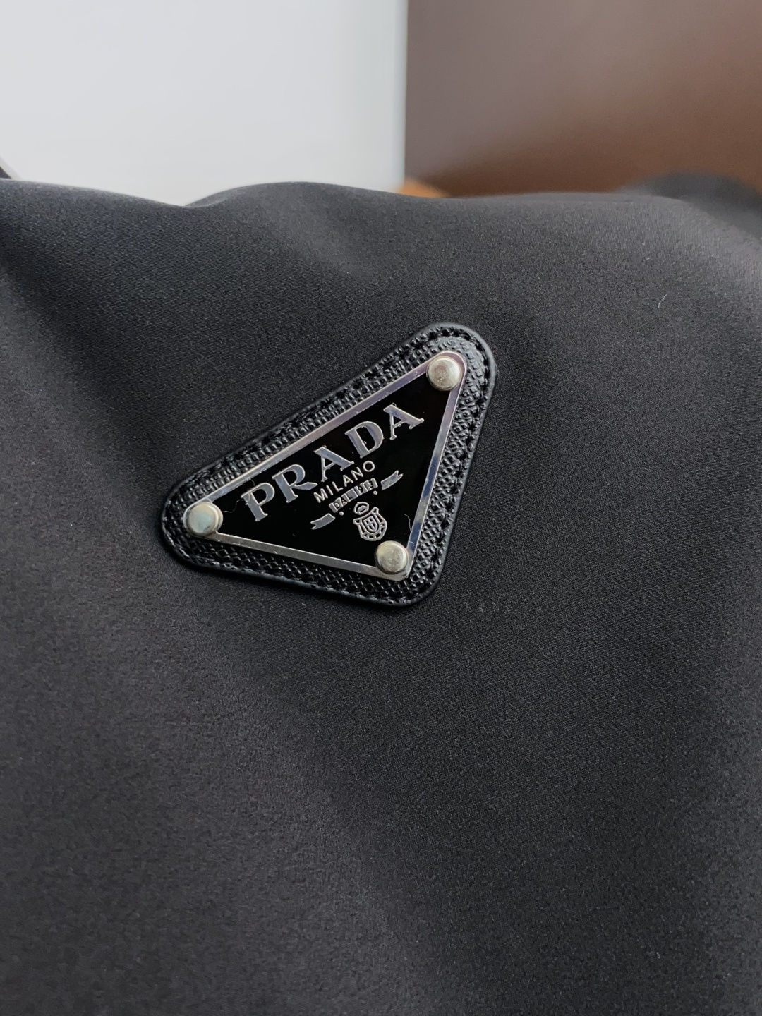 普拉达 25ss最新品 连帽 棉衣夹克外套，设计帅气有型！百搭必备单品，时尚潮牌， 轻松营造酷帅氛围感 