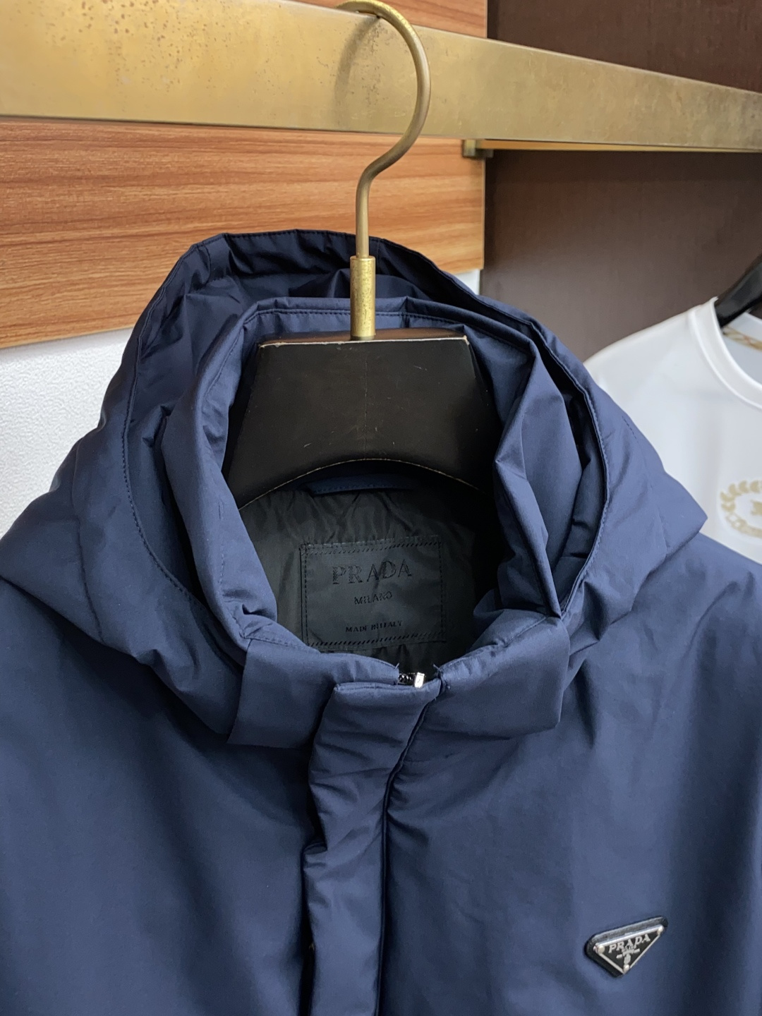普拉达 25ss最新品 连帽 棉衣夹克外套，设计帅气有型！百搭必备单品，时尚潮牌， 轻松营造酷帅氛围感 