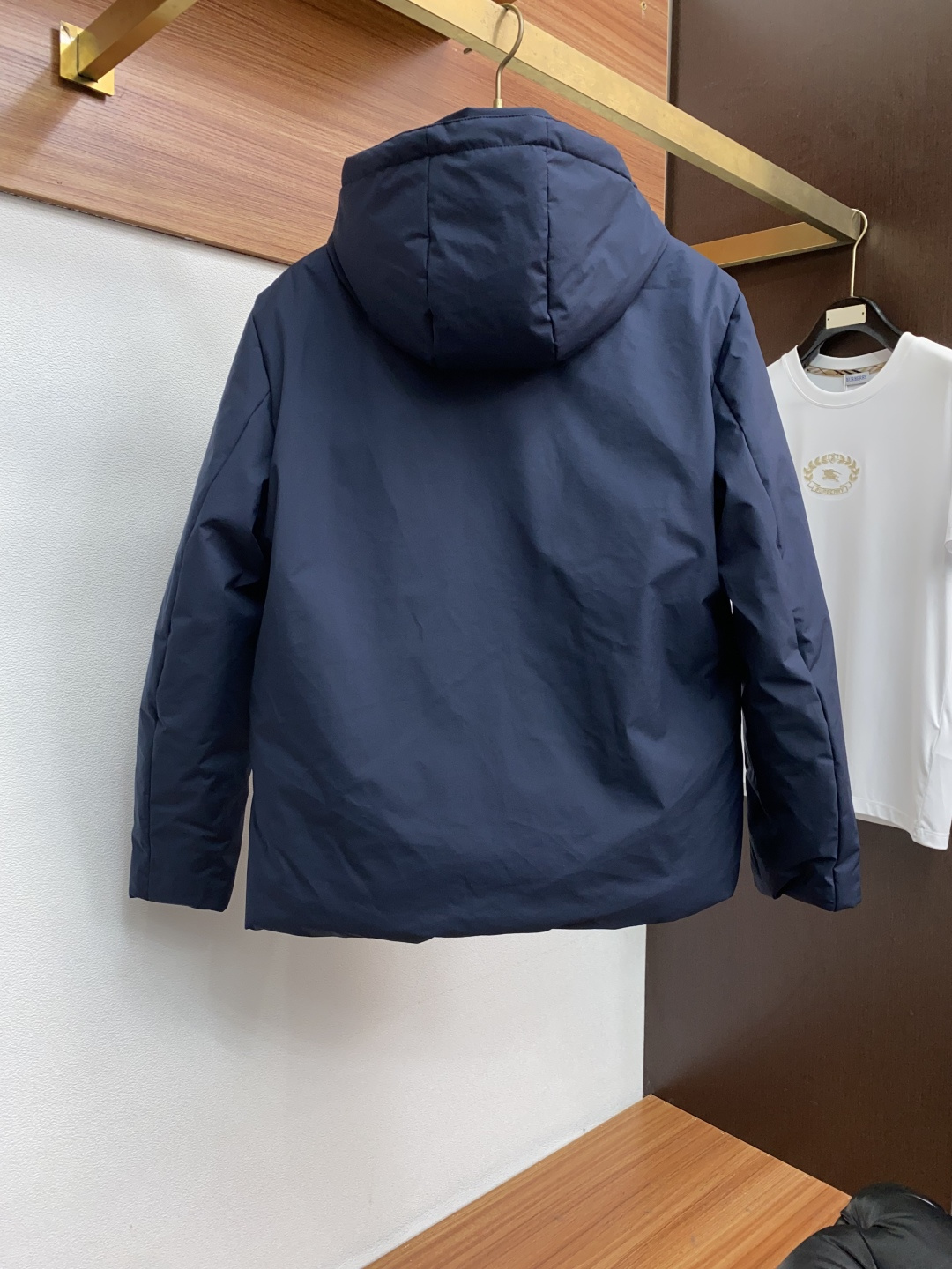 普拉达 25ss最新品 连帽 棉衣夹克外套，设计帅气有型！百搭必备单品，时尚潮牌， 轻松营造酷帅氛围感 