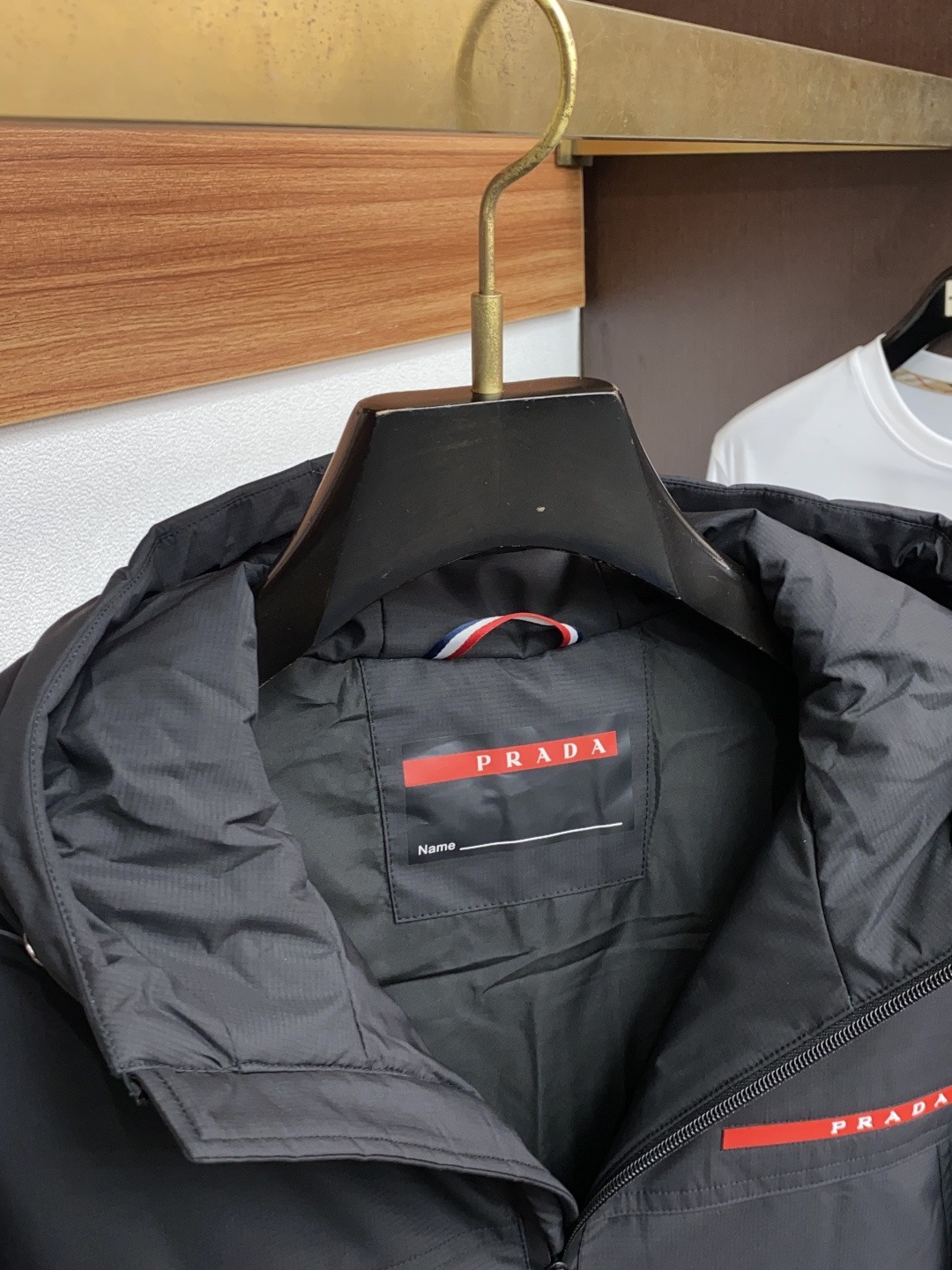 普拉达 2025秋冬新款🆕羽绒服 原版1:1订制五金配件全进口原版定制 欢迎专柜对比 绝对的高品质 采用
