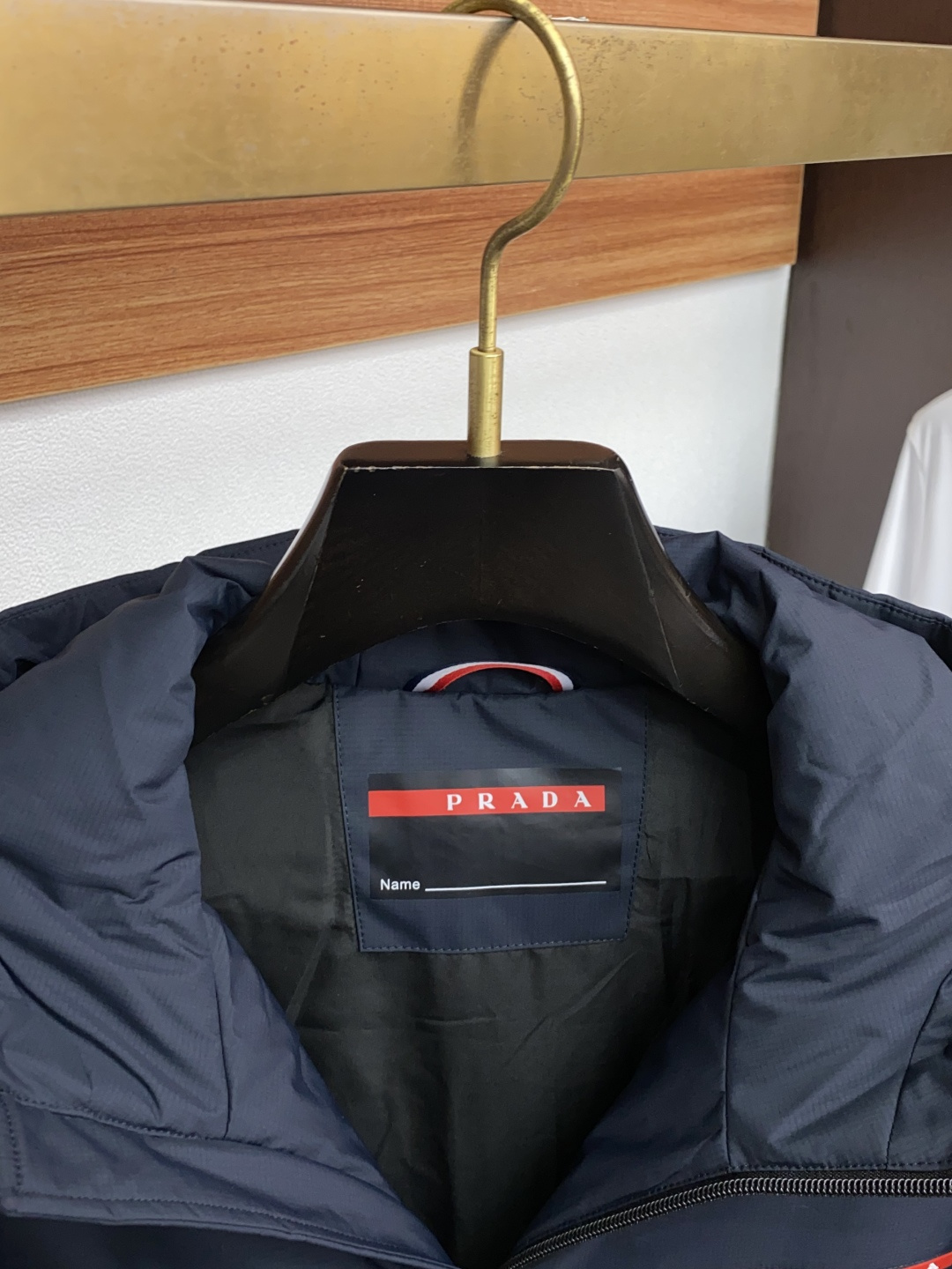 普拉达 2025秋冬新款🆕羽绒服 原版1:1订制五金配件全进口原版定制 欢迎专柜对比 绝对的高品质 采用