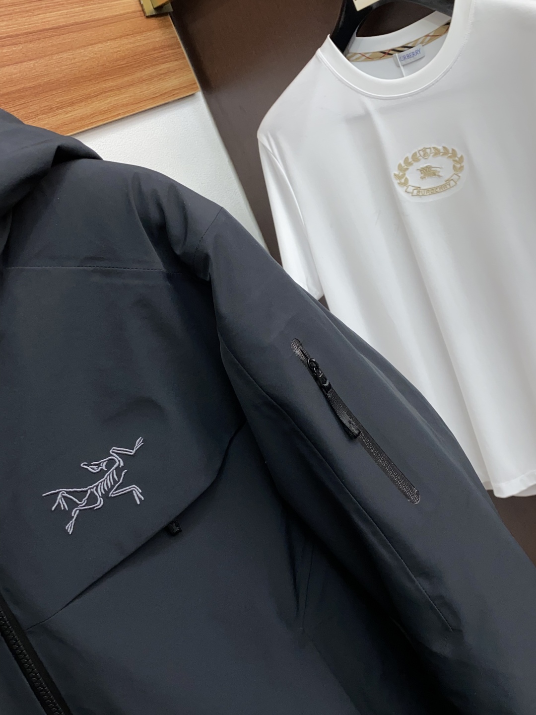 始祖鸟 2025秋冬新款🆕羽绒服 原版1:1订制五金配件全进口原版定制 欢迎专柜对比 绝对的高品质 采用