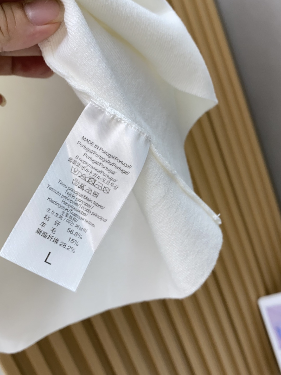 VT【Valentin* 华伦天*秋冬新品精致优雅针织羊毛短袖！全品相！！刺绣品牌经典图案，高端大气．简