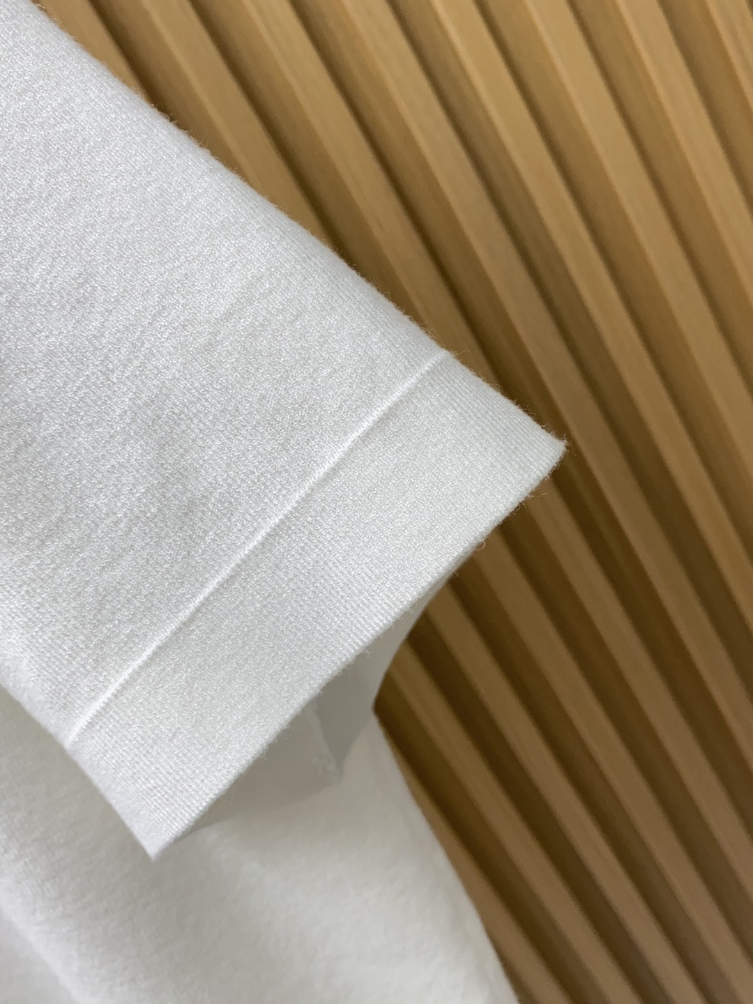 VT【Valentin* 华伦天*秋冬新品精致优雅针织羊毛短袖！全品相！！刺绣品牌经典图案，高端大气．简