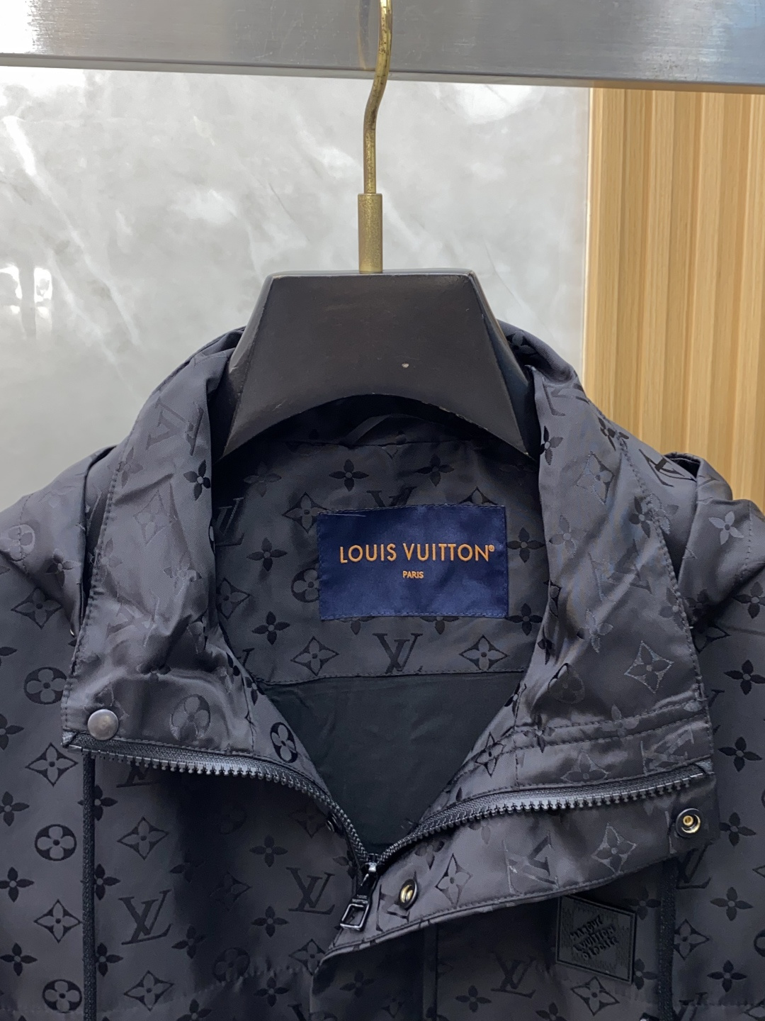 1v 路易威登 25ss最新品 夹克外套，设计帅气有型！百搭必备单品，时尚潮牌， 轻松营造酷帅氛围感 ，