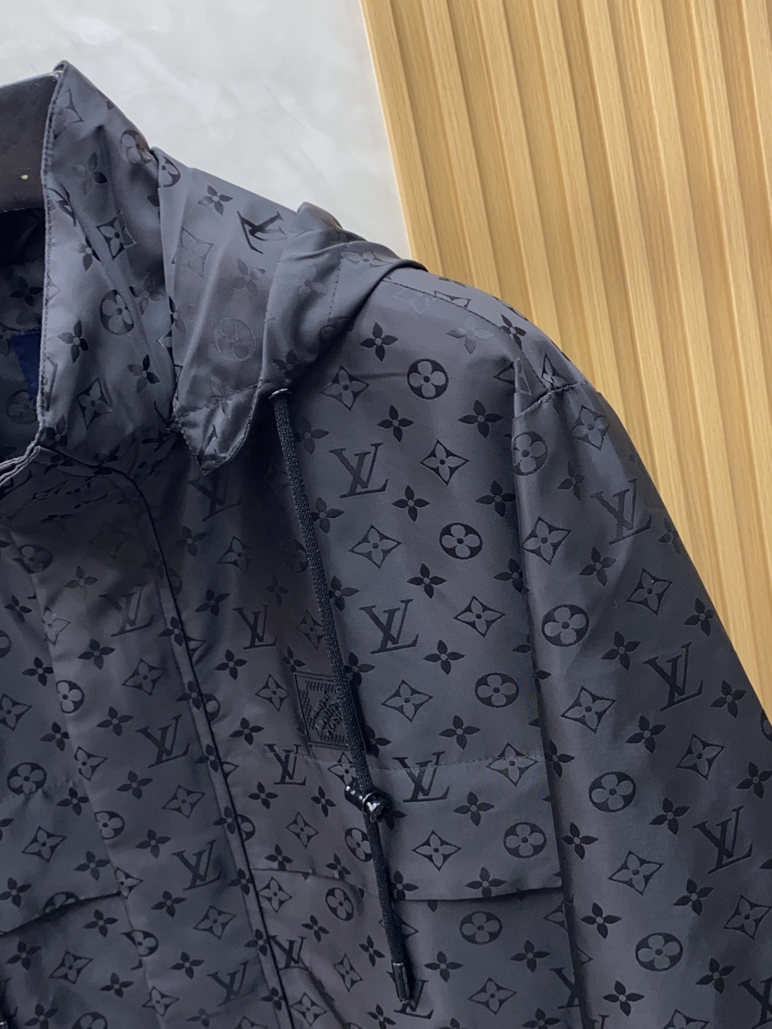 1v 路易威登 25ss最新品 夹克外套，设计帅气有型！百搭必备单品，时尚潮牌， 轻松营造酷帅氛围感 ，