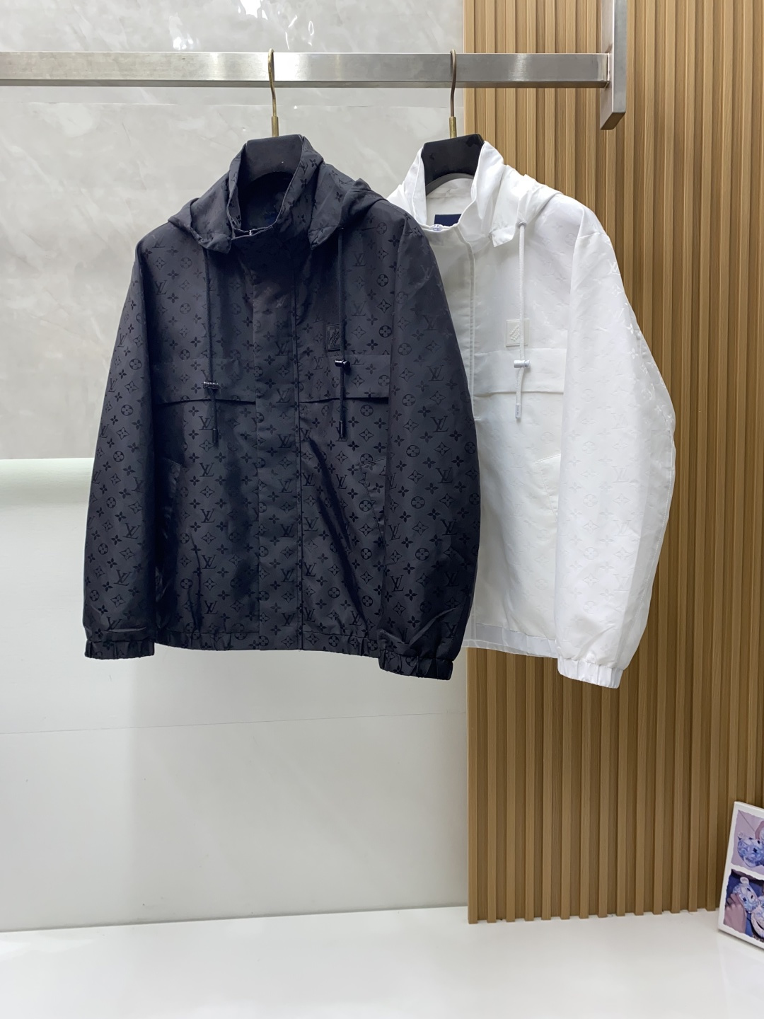 1v 路易威登 25ss最新品 夹克外套，设计帅气有型！百搭必备单品，时尚潮牌， 轻松营造酷帅氛围感 ，