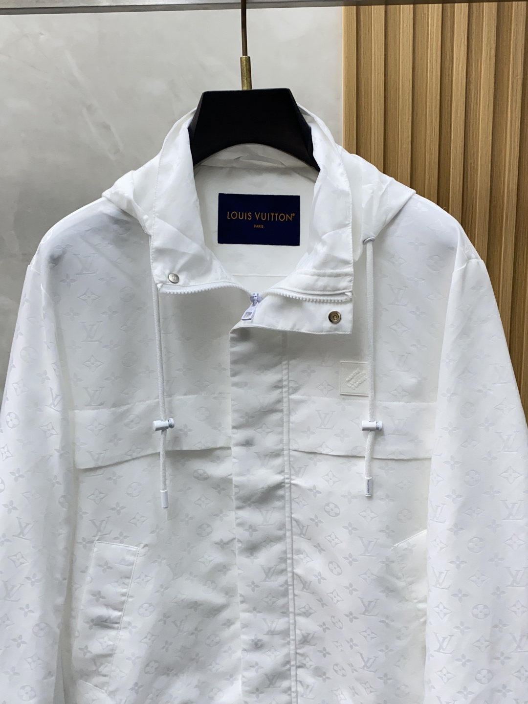 1v 路易威登 25ss最新品 夹克外套，设计帅气有型！百搭必备单品，时尚潮牌， 轻松营造酷帅氛围感 ，