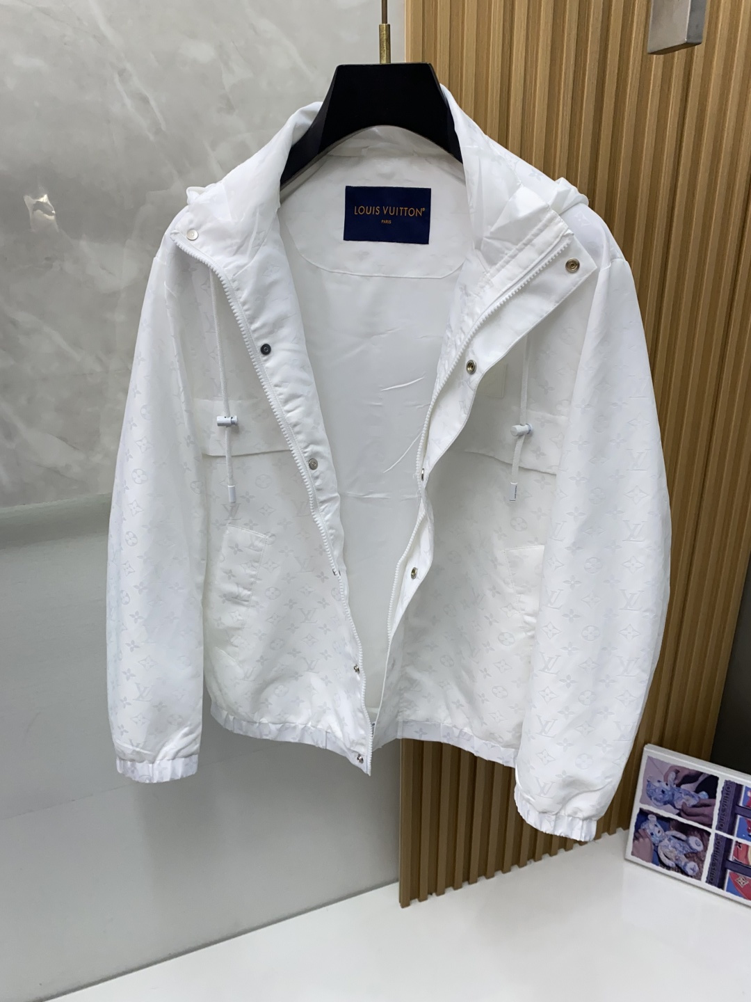 1v 路易威登 25ss最新品 夹克外套，设计帅气有型！百搭必备单品，时尚潮牌， 轻松营造酷帅氛围感 ，