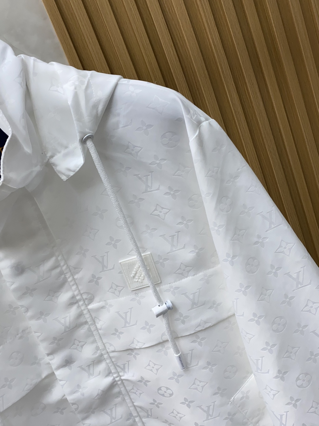 1v 路易威登 25ss最新品 夹克外套，设计帅气有型！百搭必备单品，时尚潮牌， 轻松营造酷帅氛围感 ，