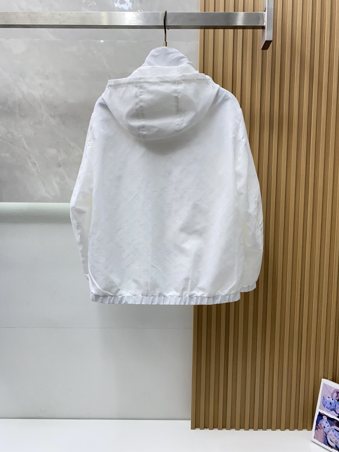 1v 路易威登 25ss最新品 夹克外套，设计帅气有型！百搭必备单品，时尚潮牌， 轻松营造酷帅氛围感 ，