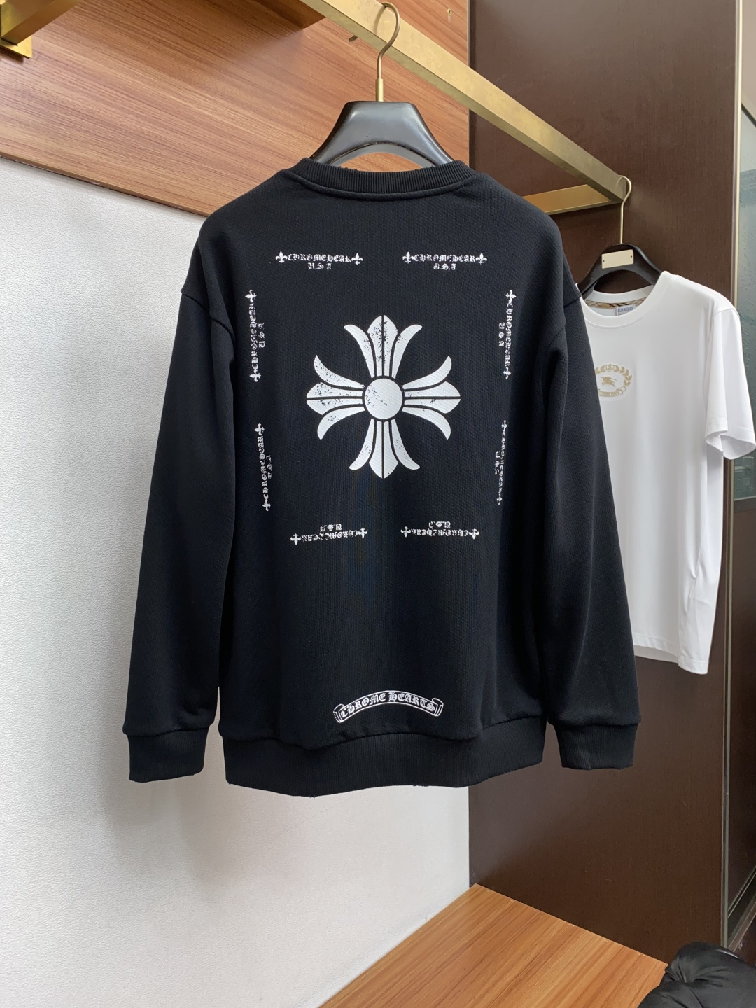克罗心 秋冬男装专柜官网新品纯棉 爆款面料超好🔈人气推荐秋冬必备✅卫布男士圆领卫衣‼️正面饰有经典图标印