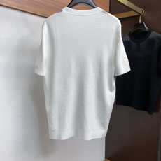 巴黎世家 秋冬新品精致优雅针织羊毛短袖!全品相!!刺绣品牌经典图案,高端大气.简约设计!面料上身舒适透气 巴黎世家 秋冬新品精致优雅针织羊毛短袖!全品相!!刺绣品牌经典图案,高端大气.简约设计!面料上身舒适透气