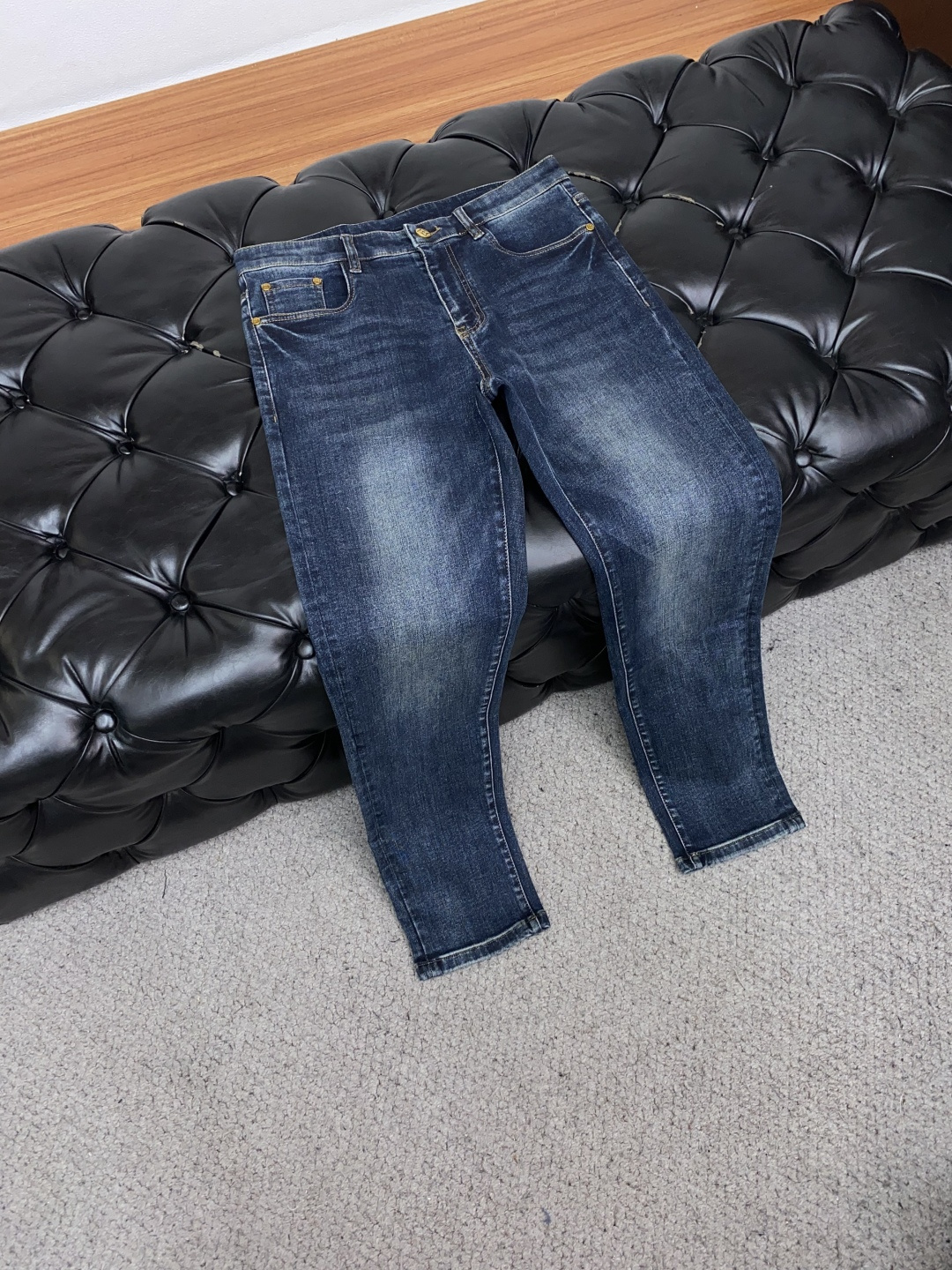 1v路易威登 2025秋季新品 修身男士牛仔裤纯血统品 每季必出的类型，无需质疑的热卖王牌单品，符合四季